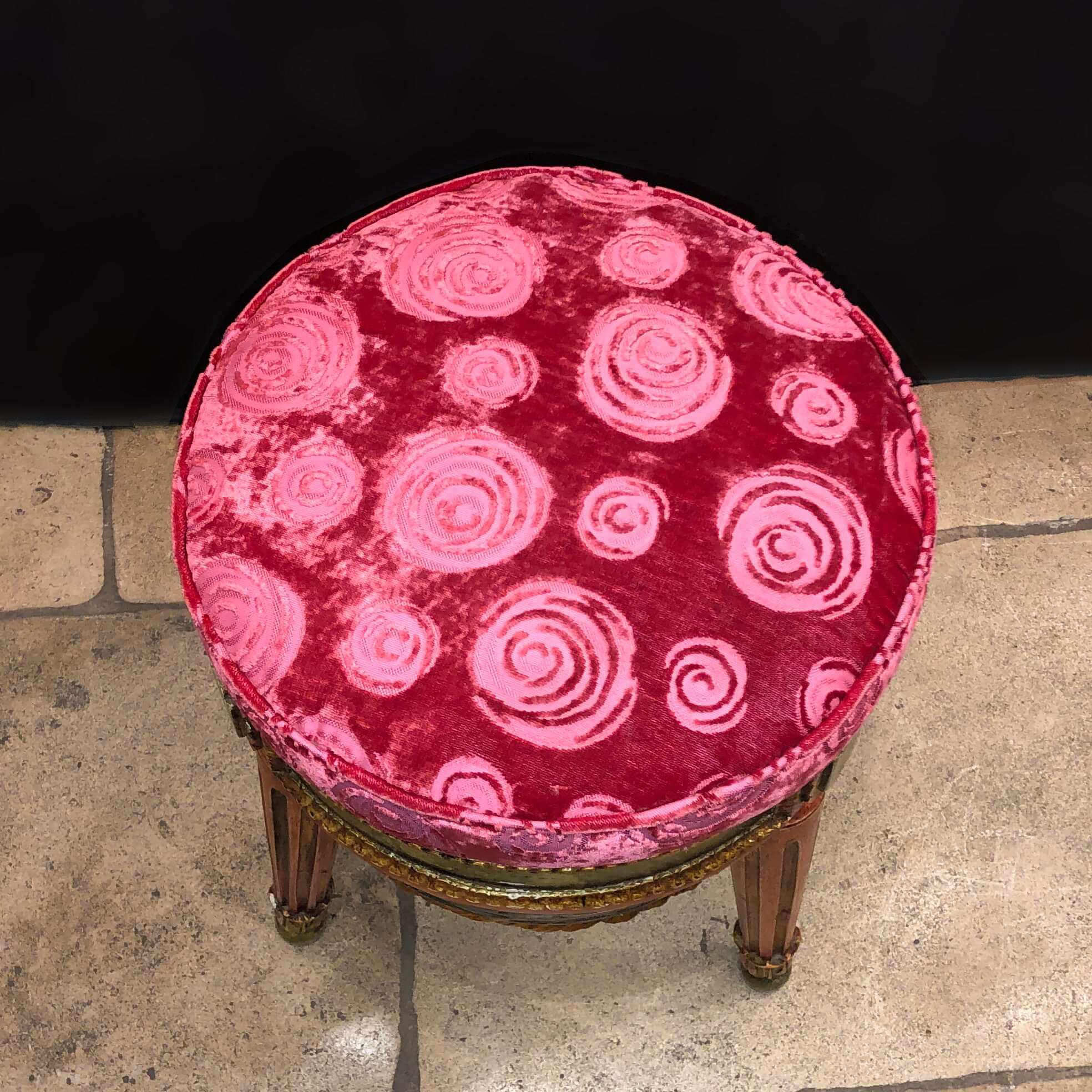 Italian Louis XVI Painted Stool In Good Condition In Westwood, NJ