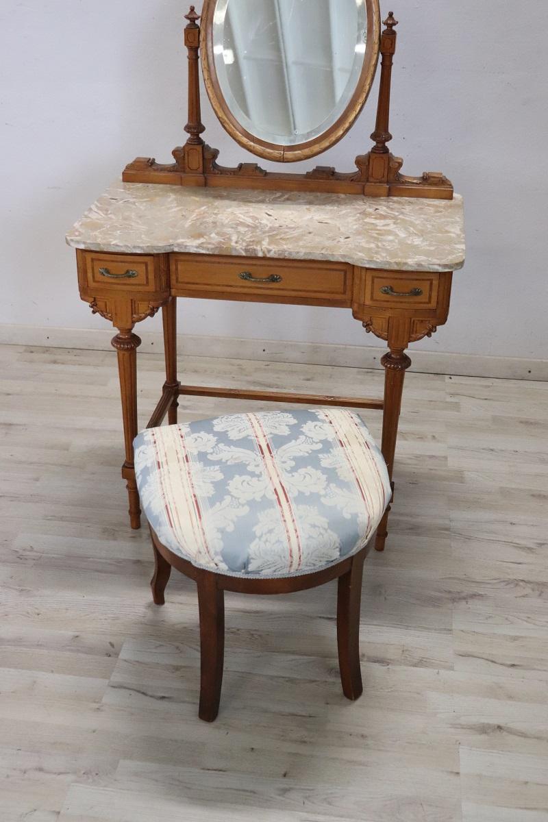 Table de coiffeuse italienne de style Louis XVI en merisier avec tabouret en vente 12