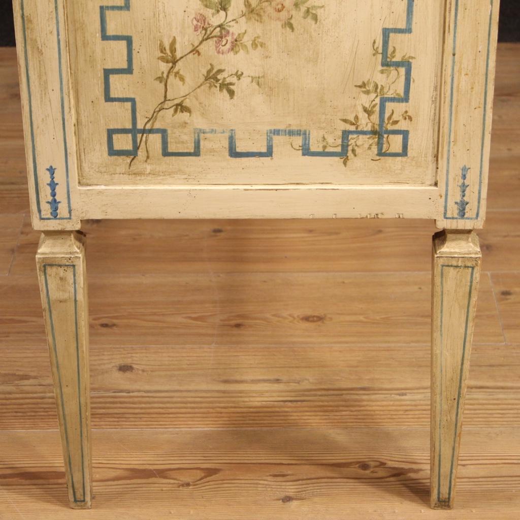 Italian Louis XVI Style Chest of Drawers in Lacquered and Painted Wood For Sale 2