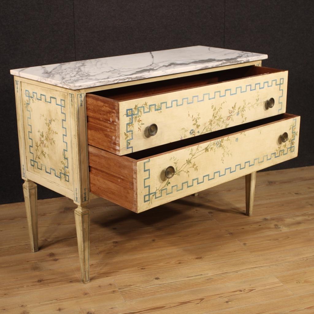 Italian Louis XVI Style Chest of Drawers in Lacquered and Painted Wood For Sale 3