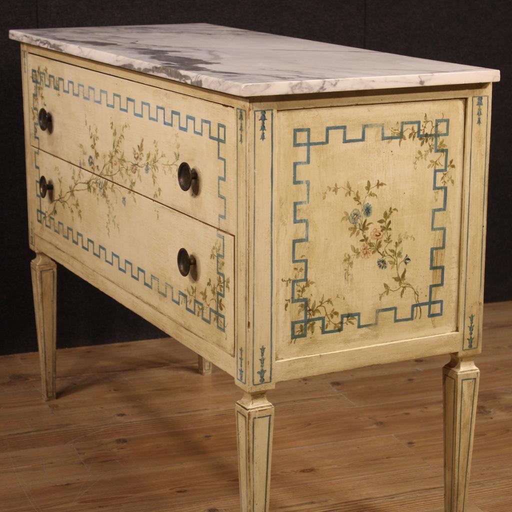 Italian Louis XVI Style Chest of Drawers in Lacquered and Painted Wood For Sale 4