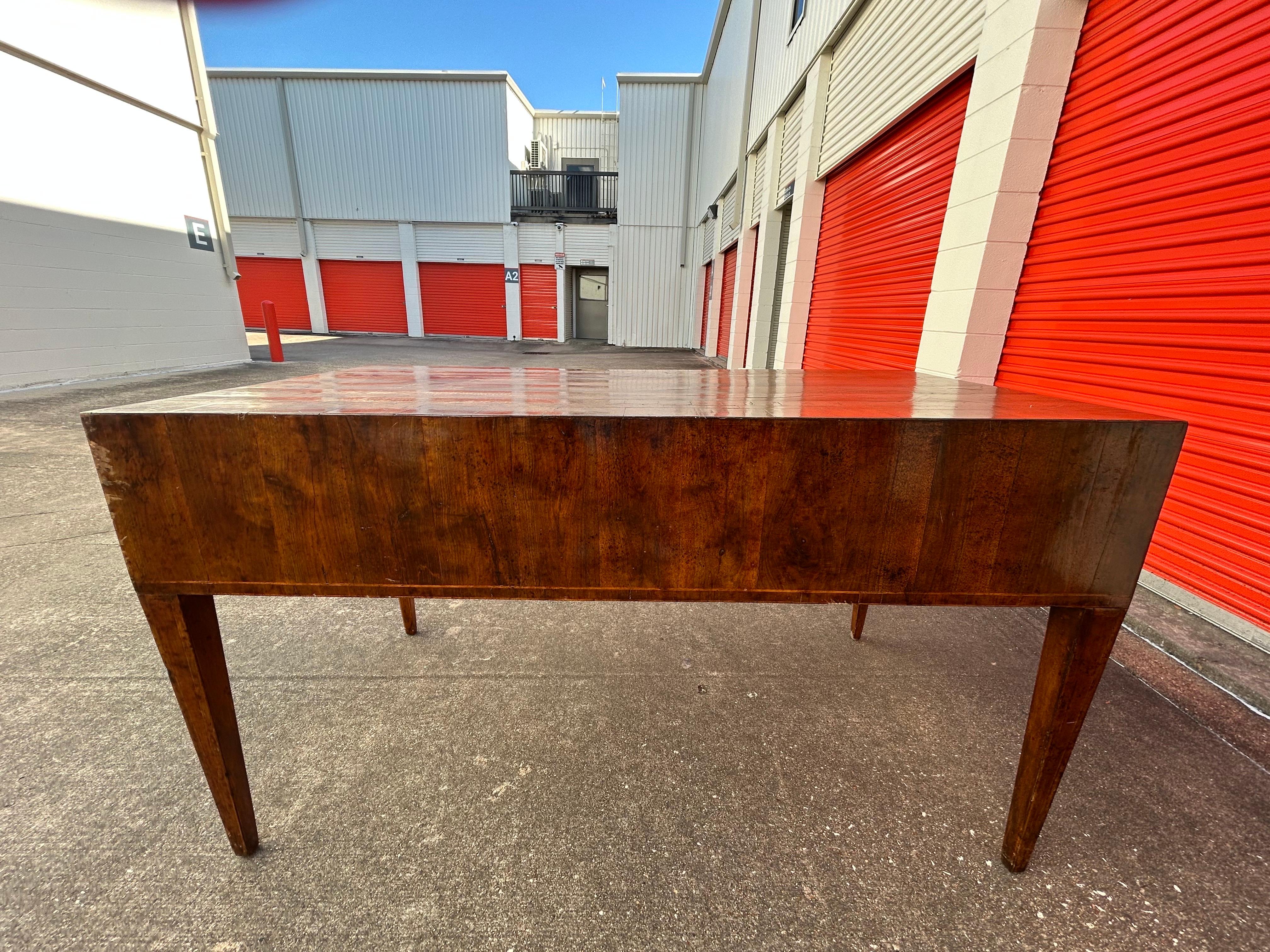 Bureau italien de style Louis XVI en vente 5