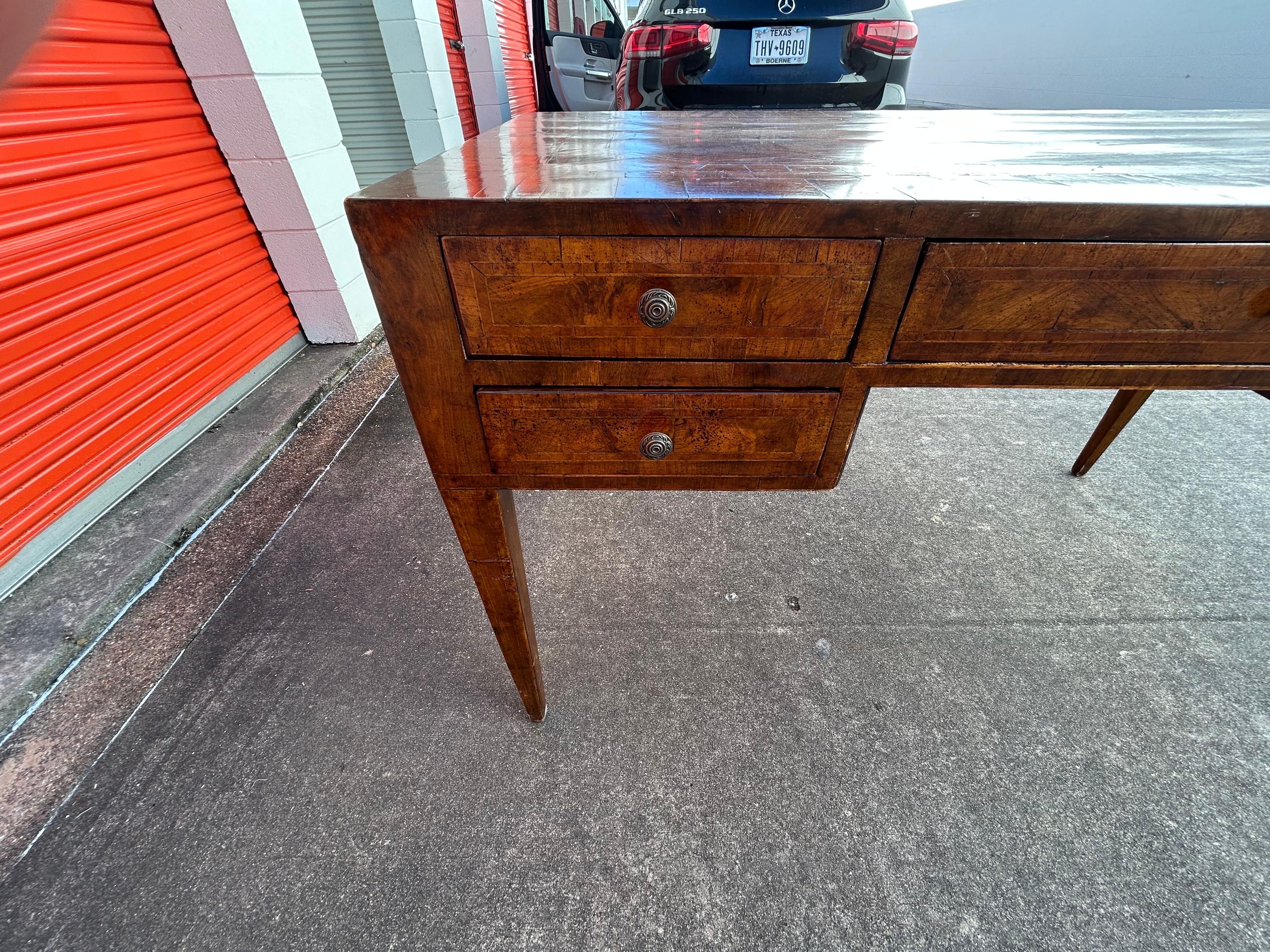 Bureau italien de style Louis XVI en vente 7