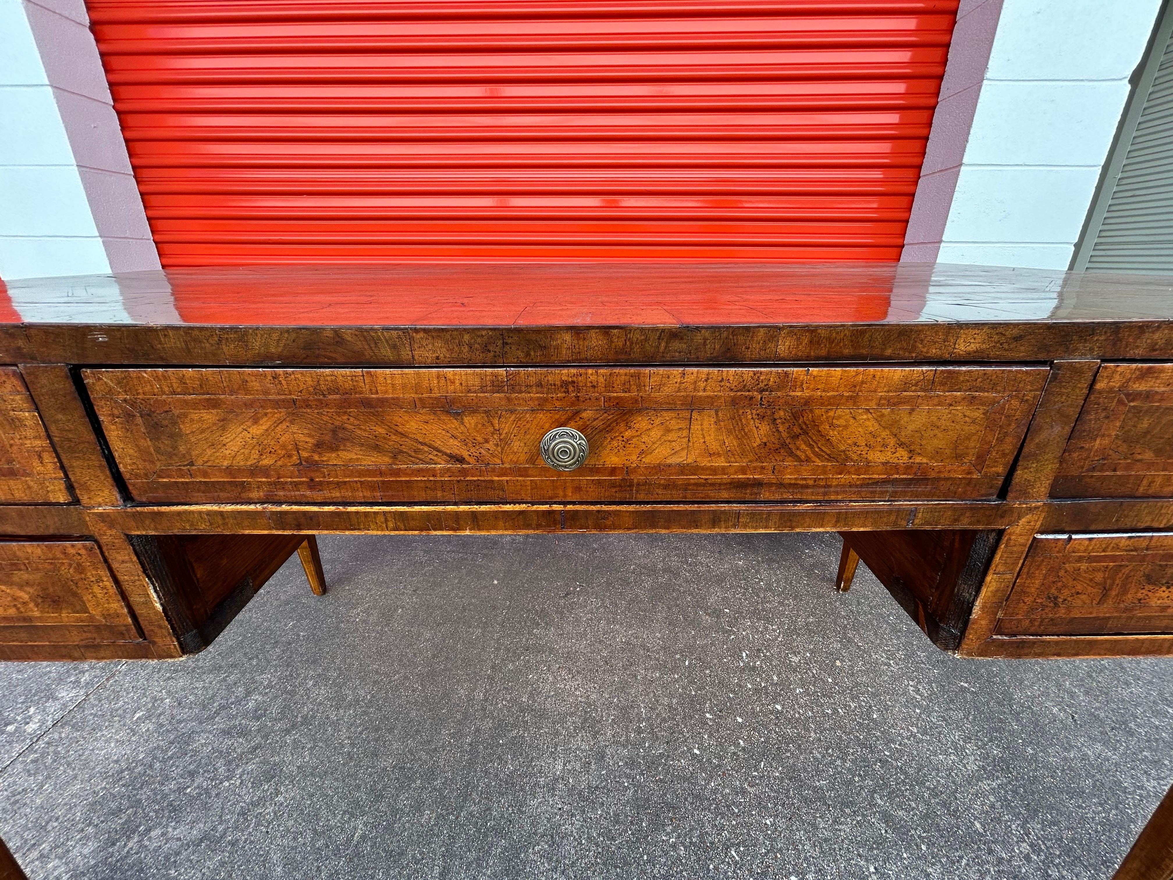 Bureau italien de style Louis XVI en vente 2