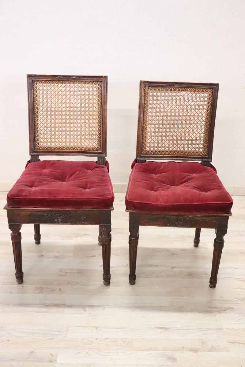 Canapé ancien italien Louis XVI en noyer et paille de Vienne avec 2 chaises en vente 6