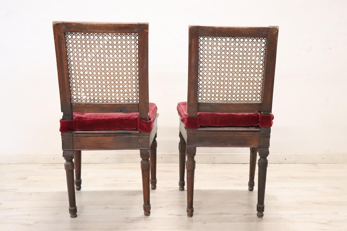 Canapé ancien italien Louis XVI en noyer et paille de Vienne avec 2 chaises en vente 9