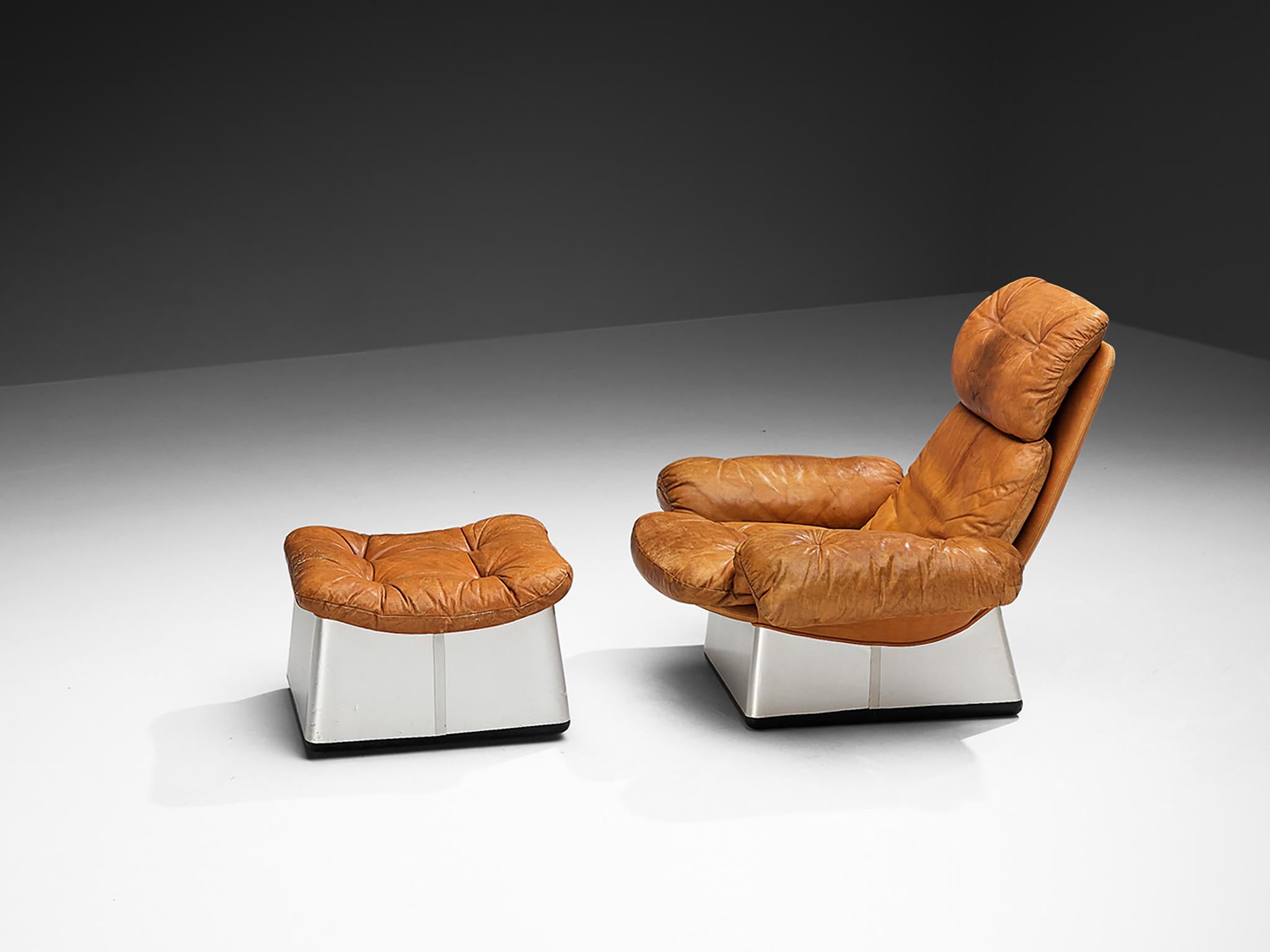 Italian Lounge Chair and Ottoman in Cognac Leather For Sale 2