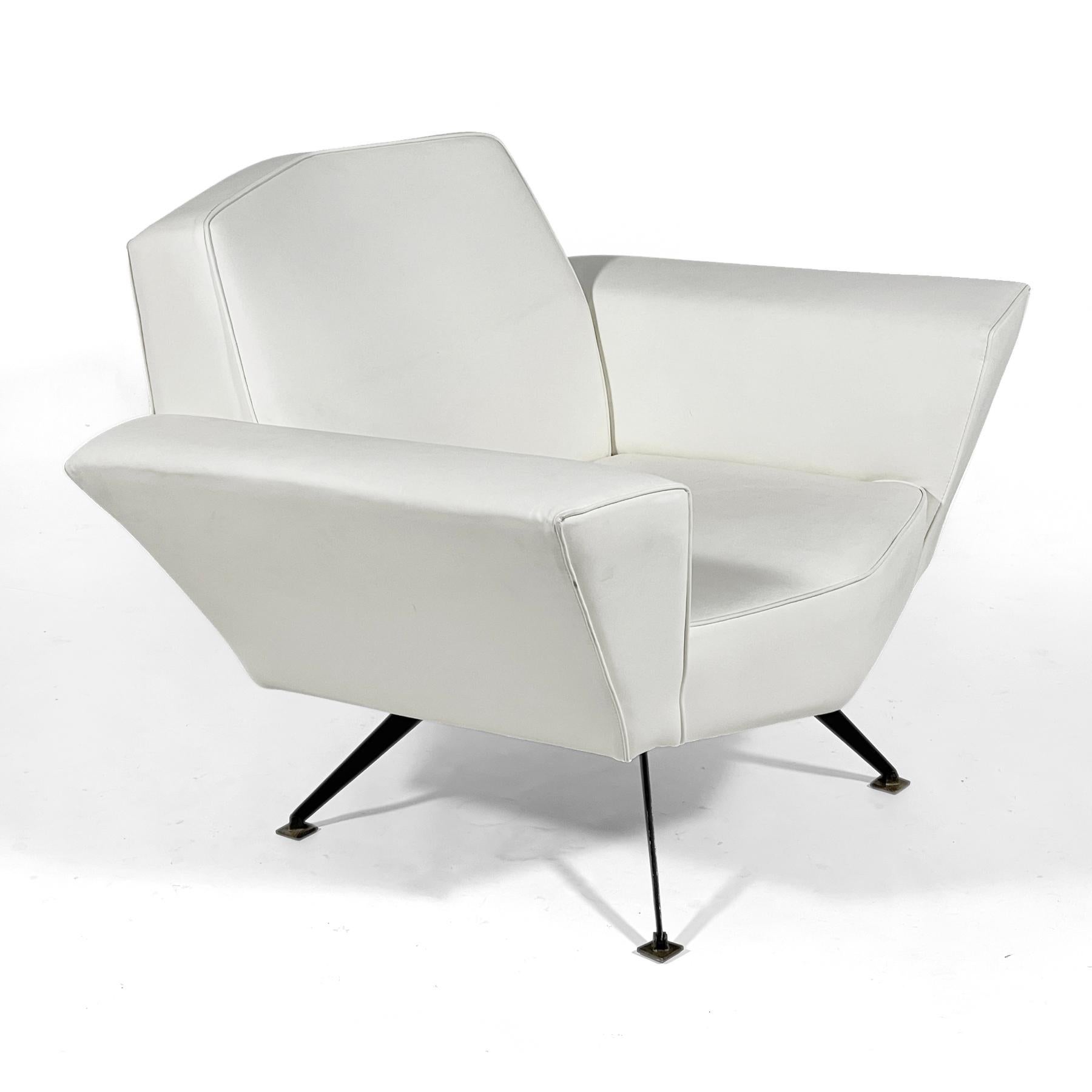 Italian Lounge Chair by Studio Tecnico for Lenzi For Sale 5