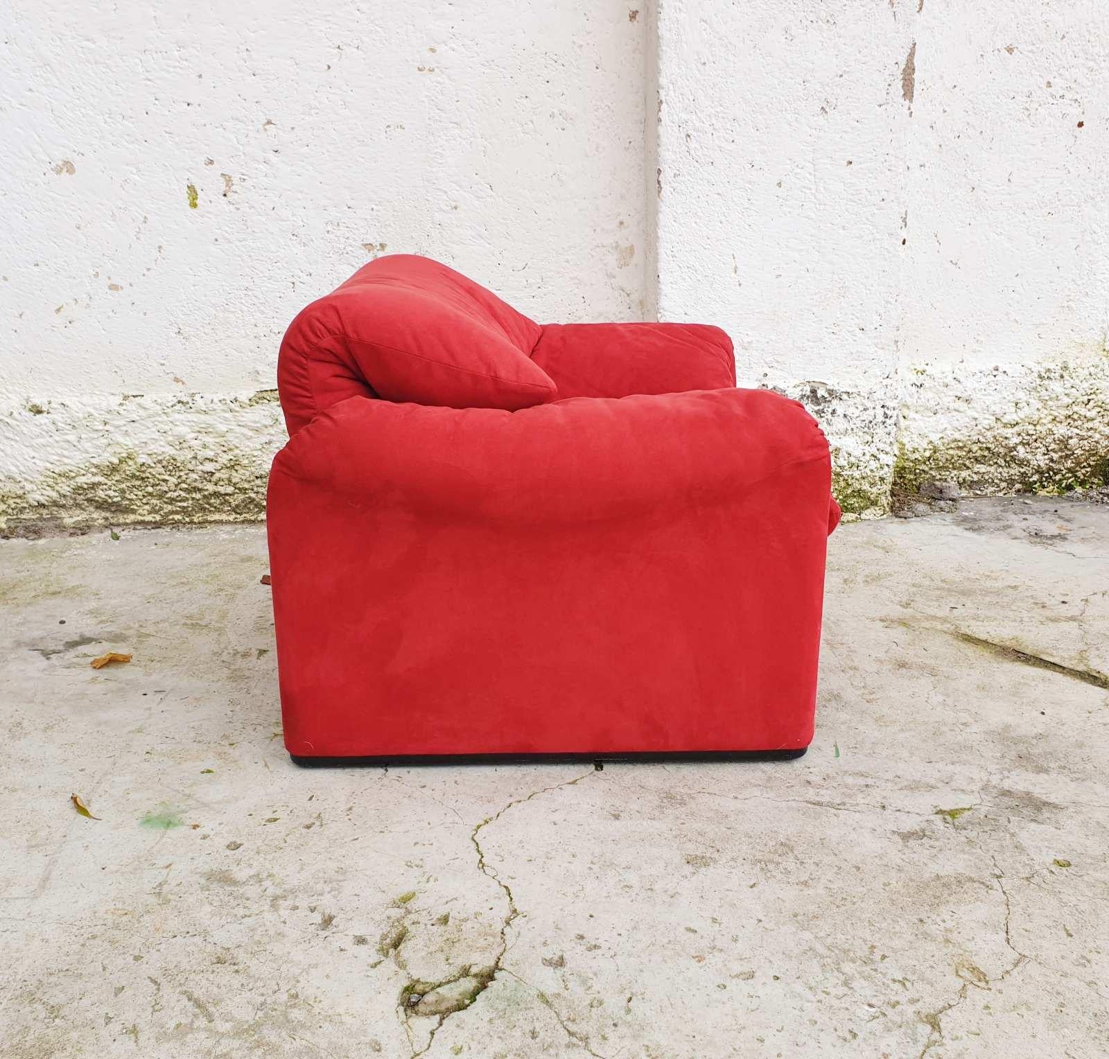Italian Lounge Chair & Footstool Maralunga by Vico Magistretti for Cassina, 70s 6