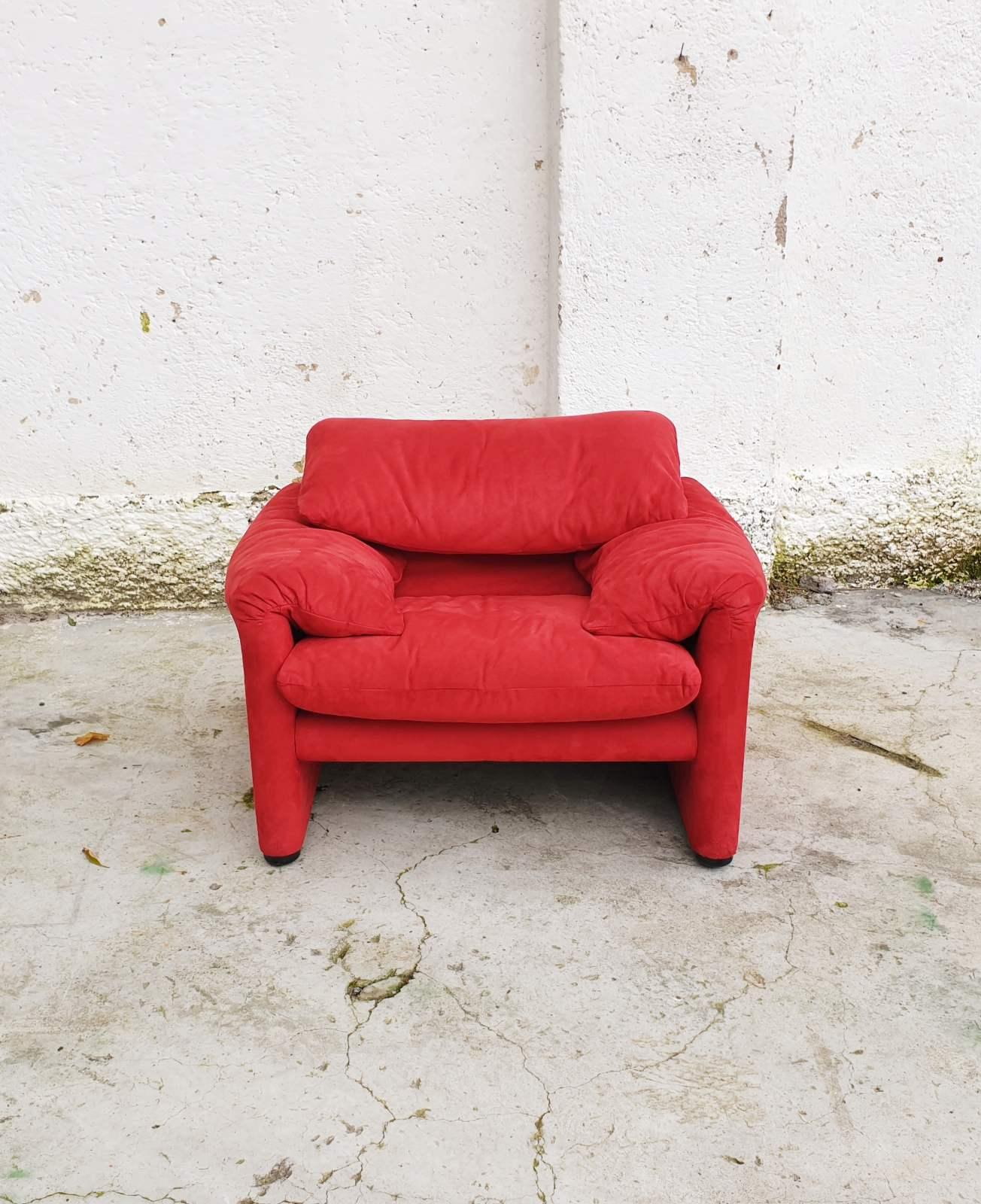 Italian Lounge Chair & Footstool Maralunga by Vico Magistretti for Cassina, 70s 7