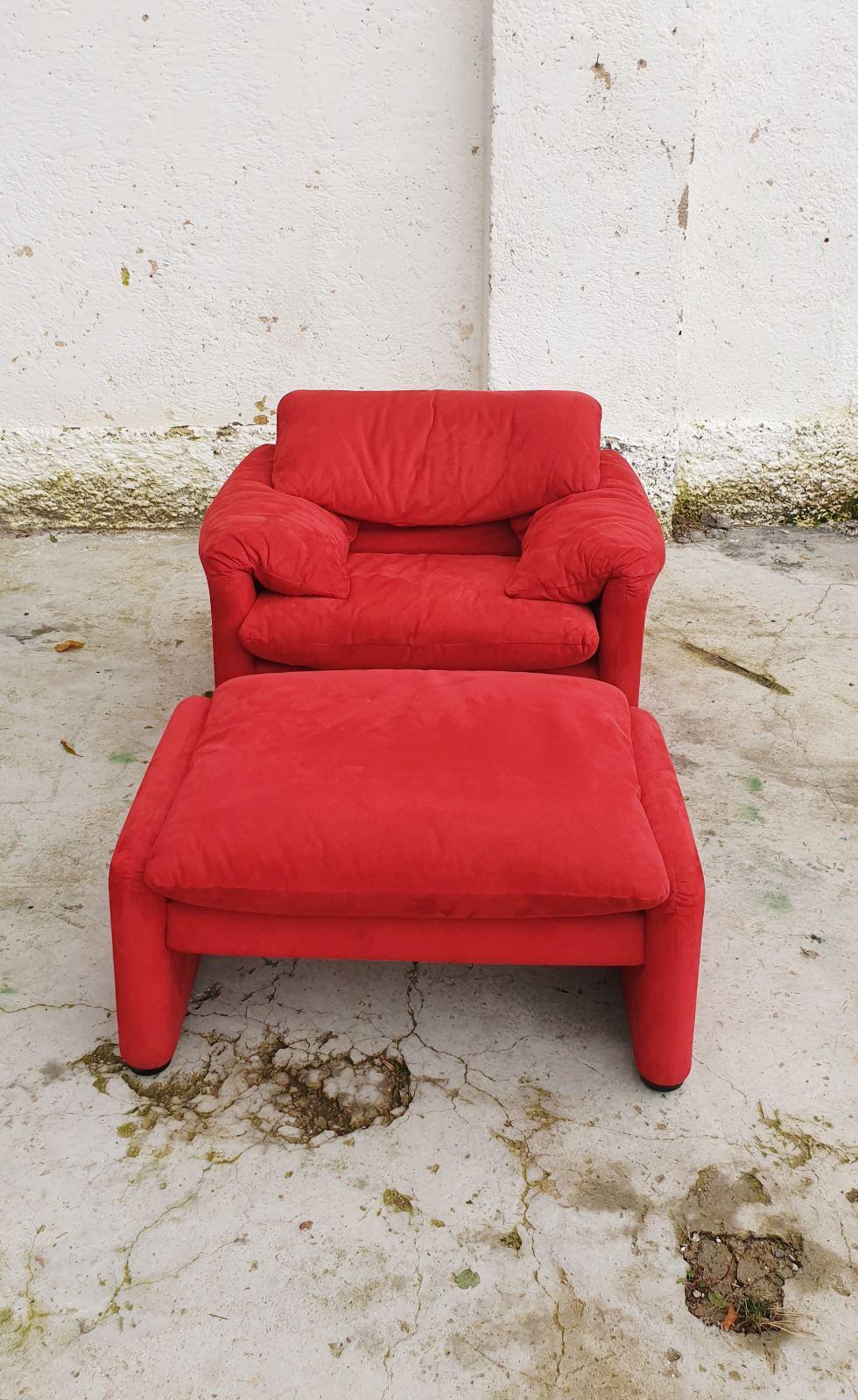 Fabric Italian Lounge Chair & Footstool Maralunga by Vico Magistretti for Cassina, 70s