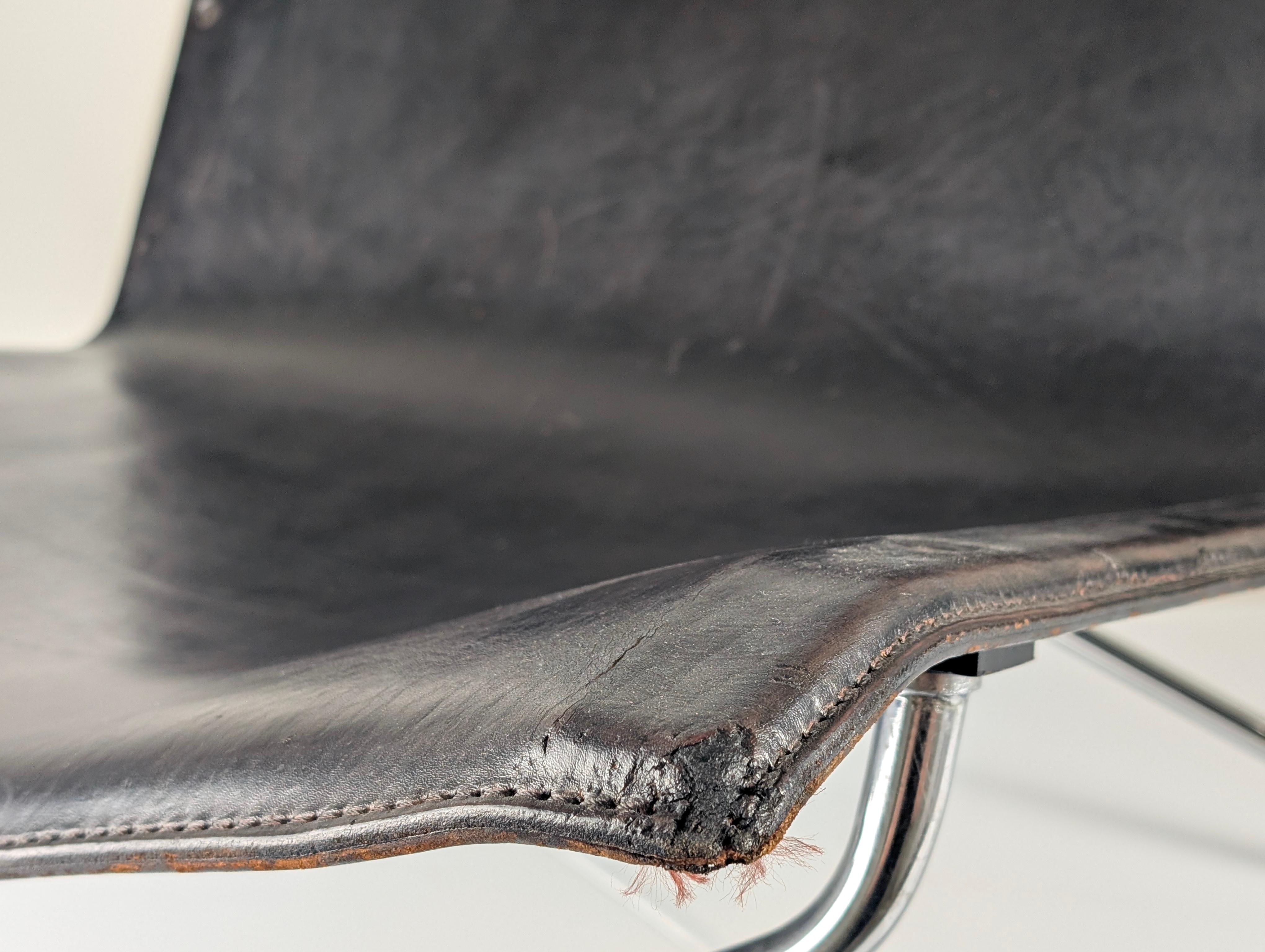 Italian Lounge Chair in Black Leather and Chrome, 1980s For Sale 5