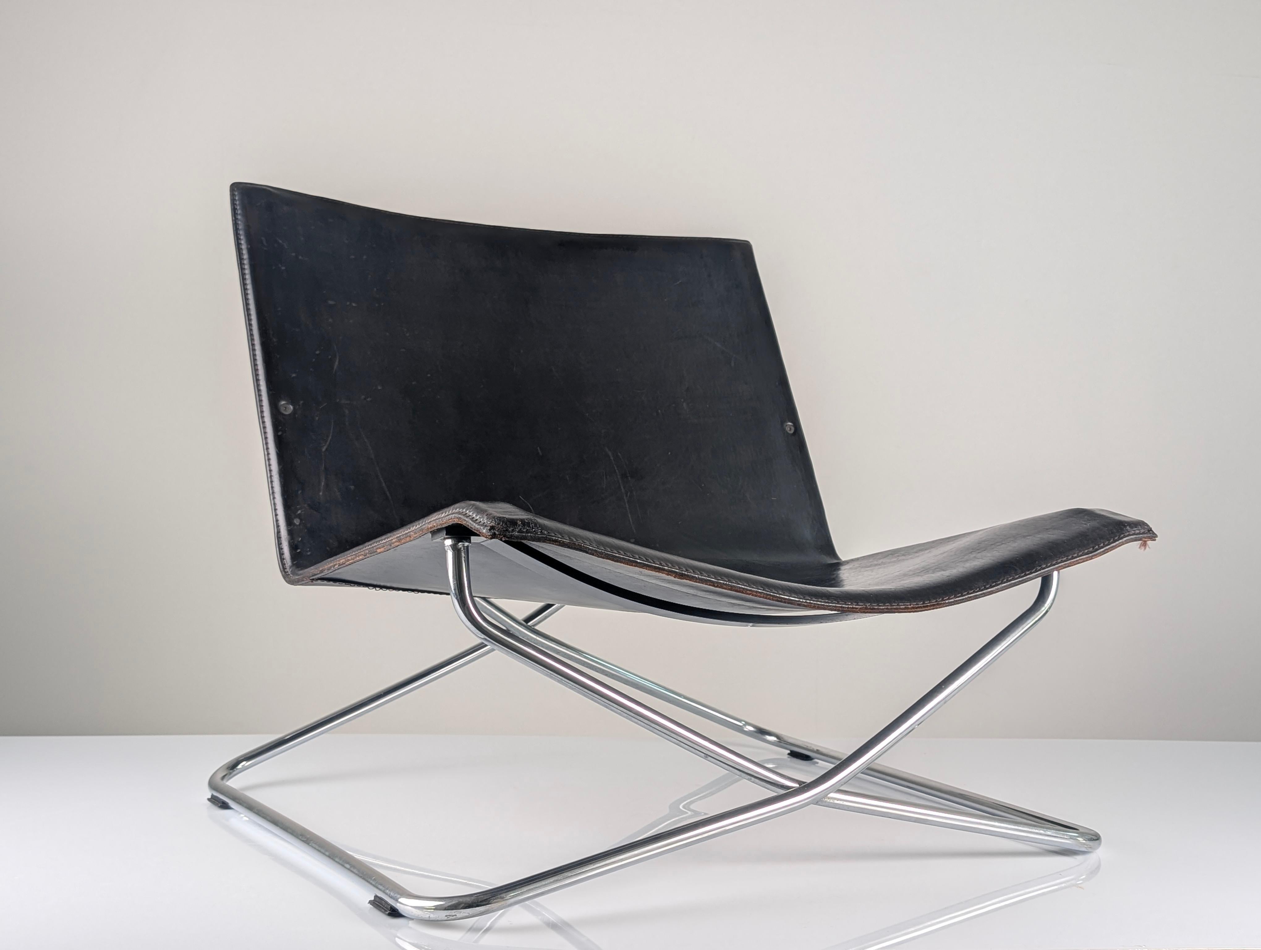Italian Lounge Chair in Black Leather and Chrome, 1980s For Sale 2