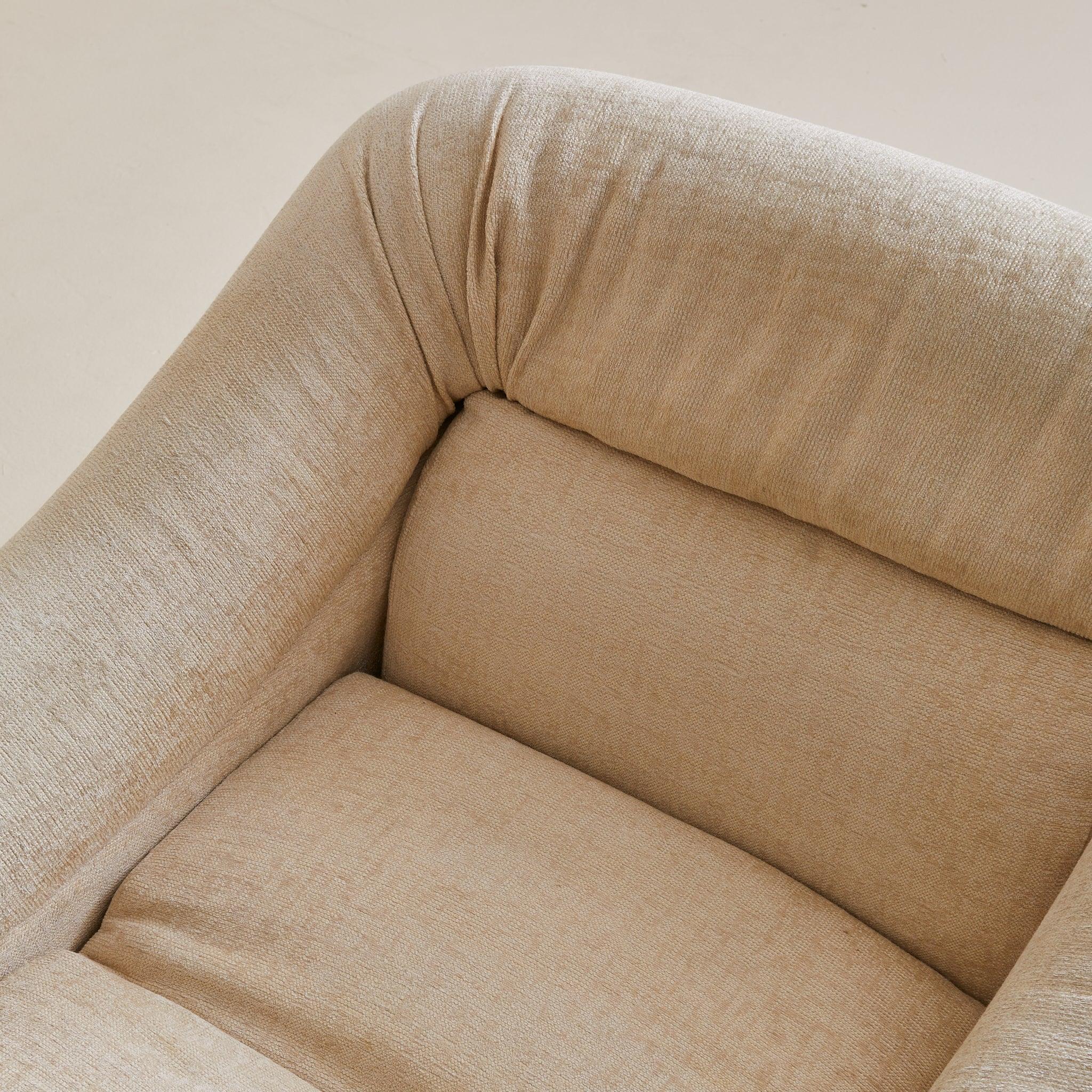 Tissu d'ameublement Italian Lounge Chair in Original Ivory Upholstery, 1970s - 2 Available en vente