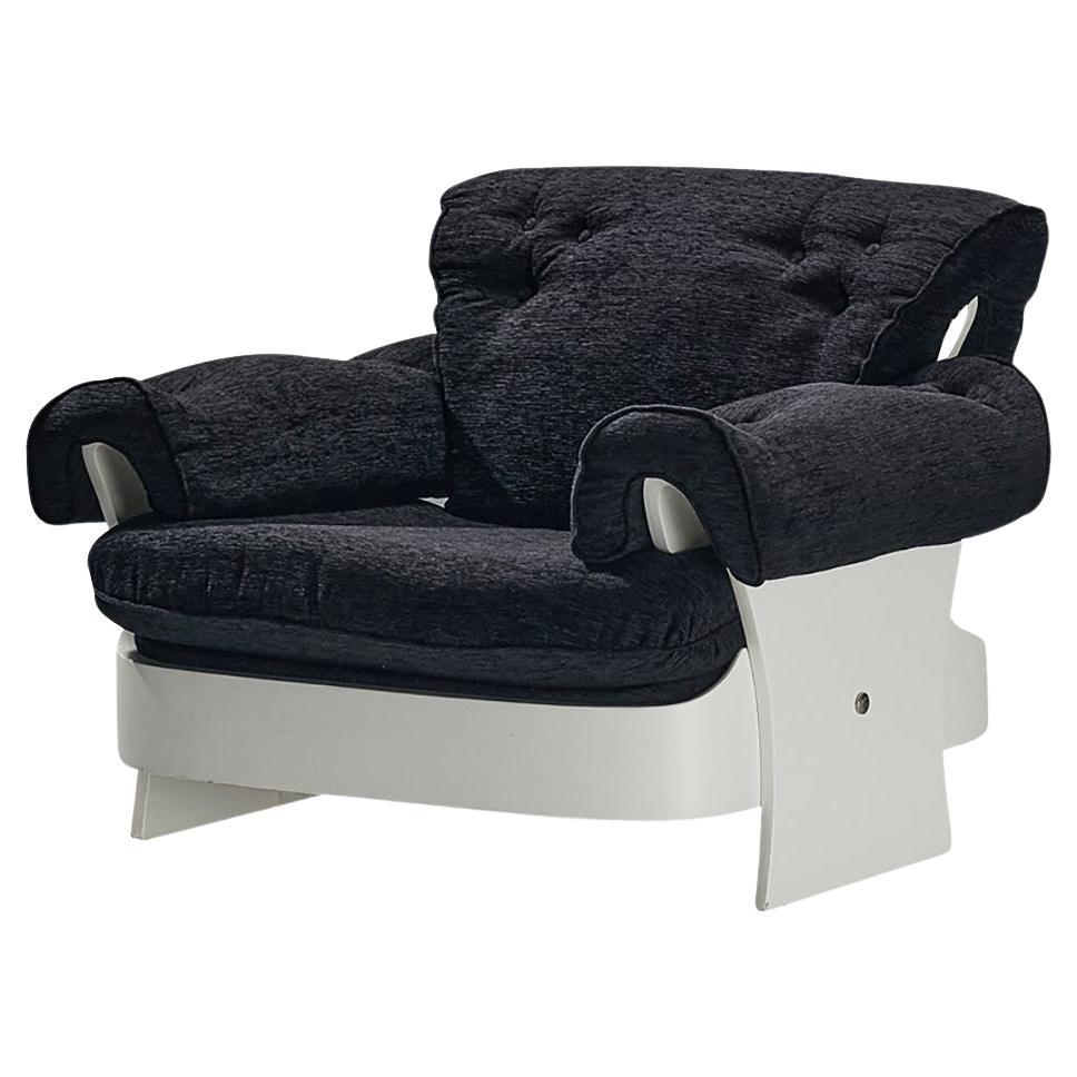 Italian Lounge Chair in White Plywood and Black Upholstery For Sale