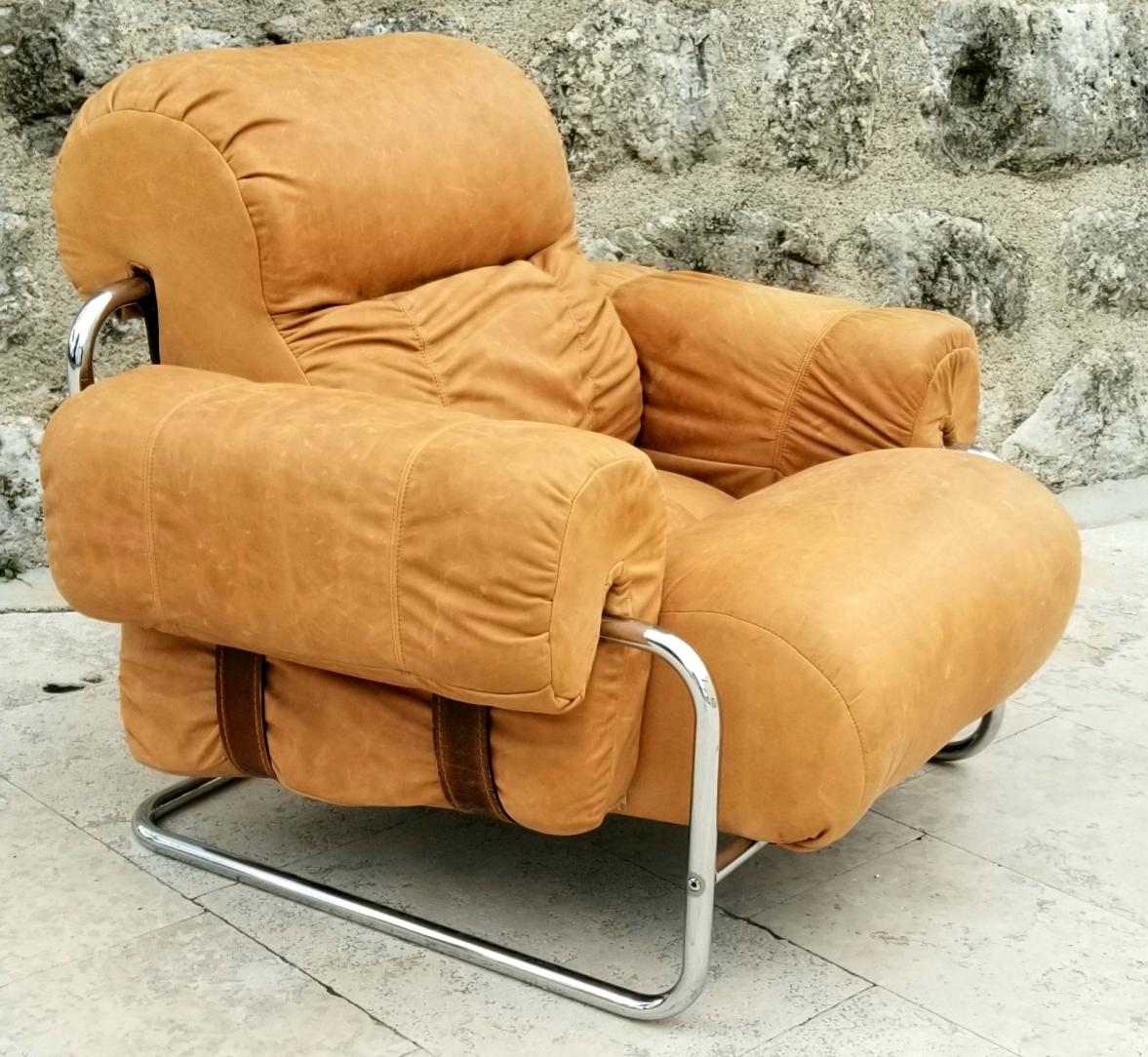 Italian Lounge chair Tucroma by Guido Faleschini  for Pace colection 2