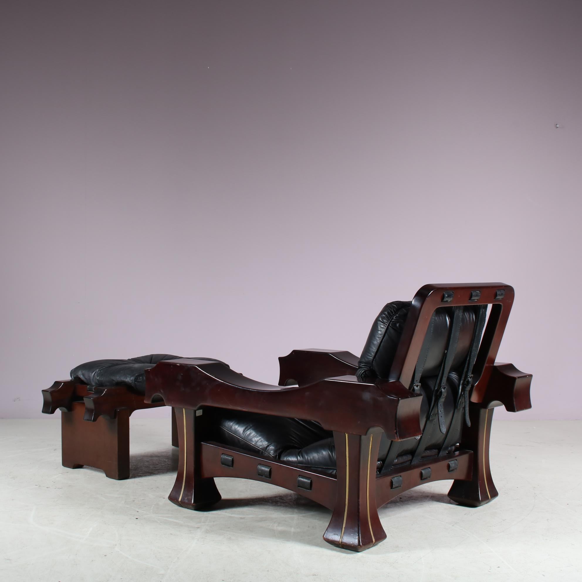 Italian Lounge Chair with Foot Stool by Luciano Frigerio, 1970 For Sale 6
