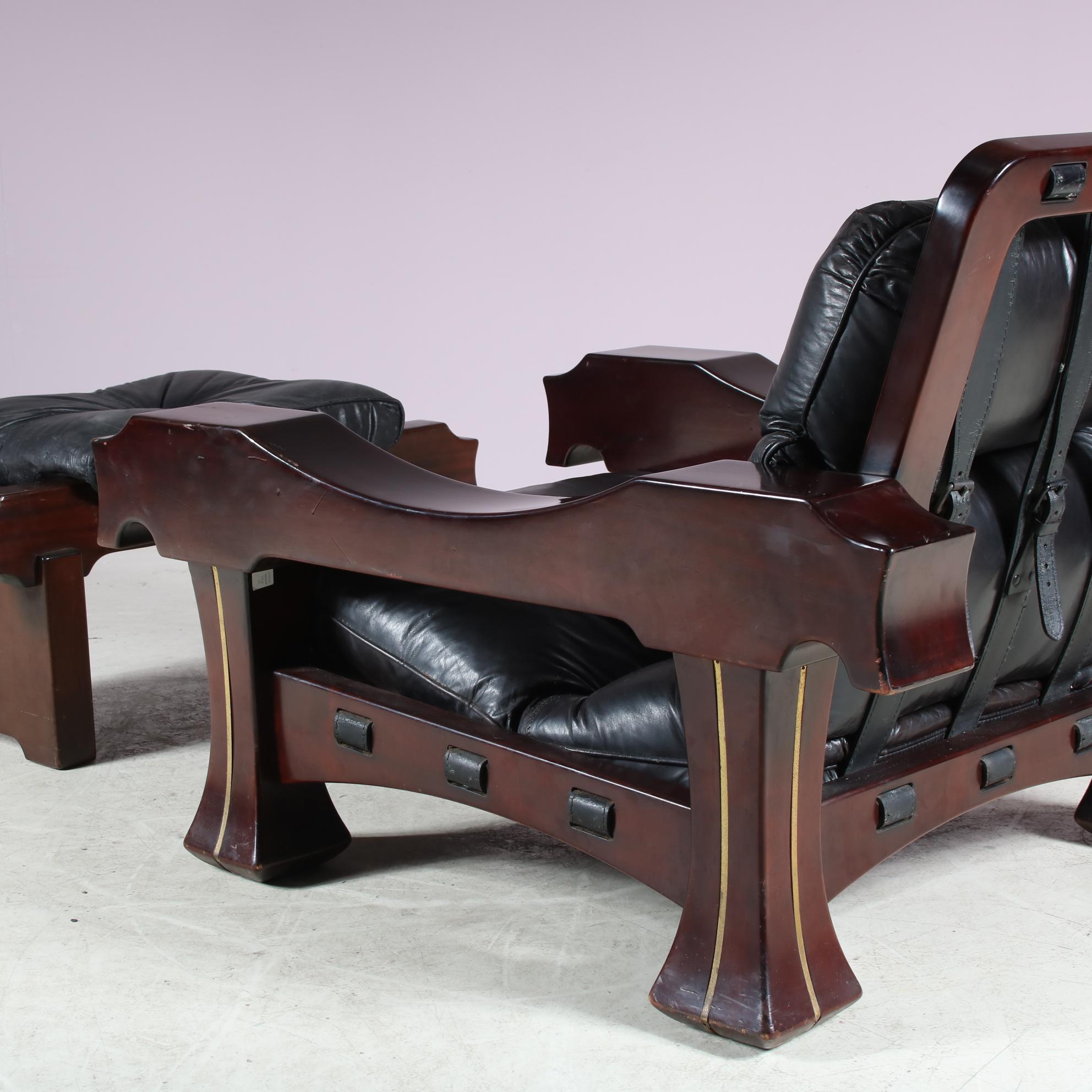 Italian Lounge Chair with Foot Stool by Luciano Frigerio, 1970 For Sale 8
