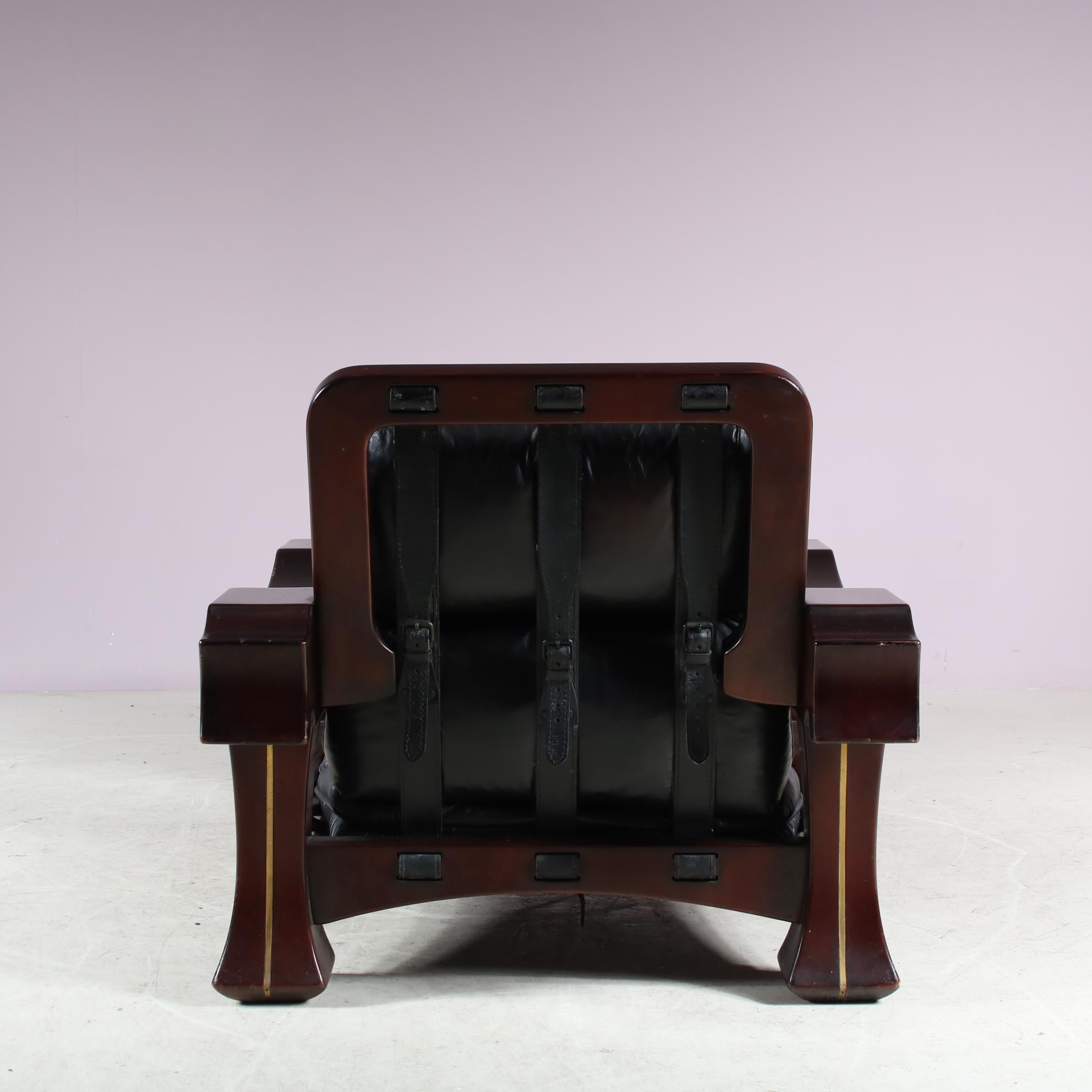 Italian Lounge Chair with Foot Stool by Luciano Frigerio, 1970 For Sale 9