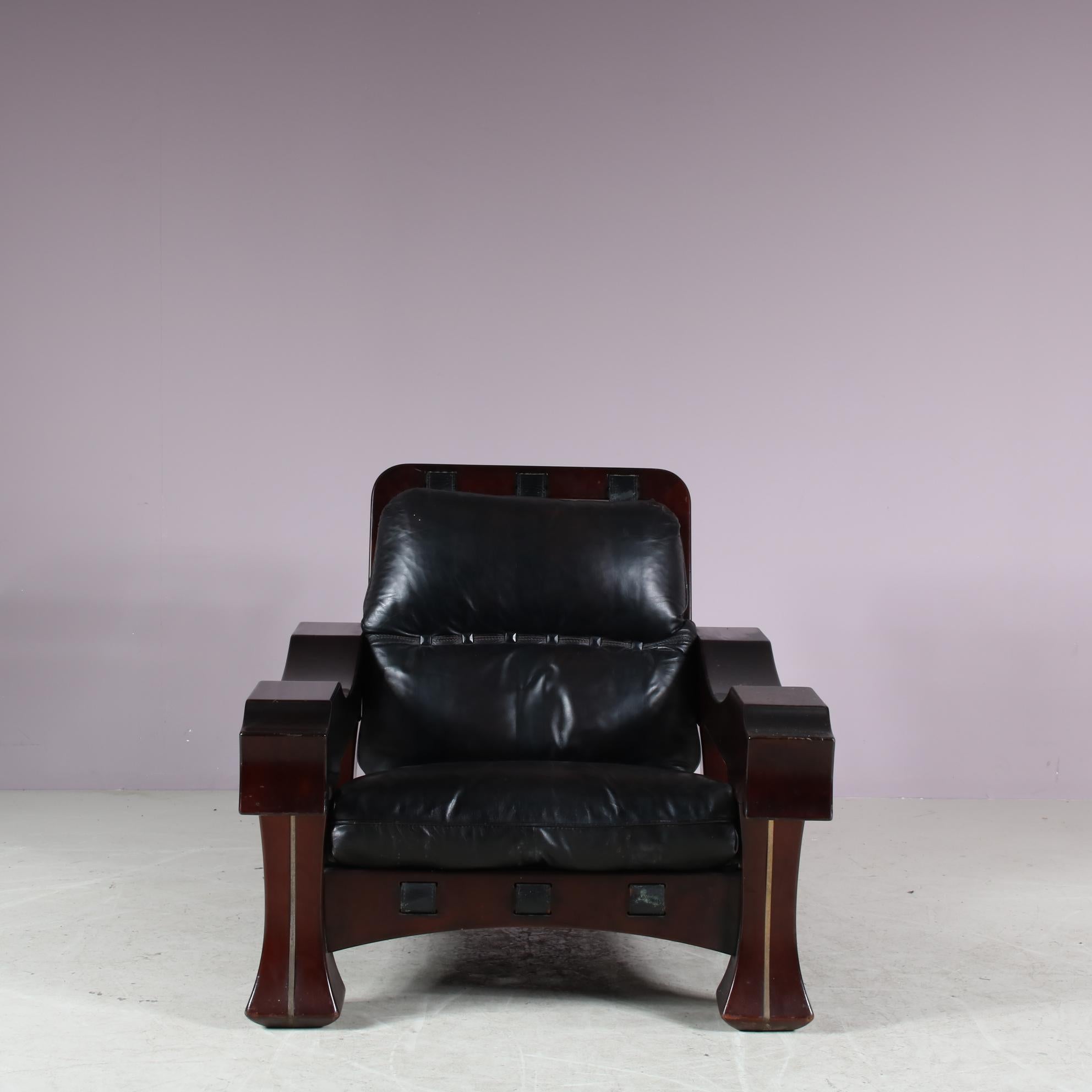 Late 20th Century Italian Lounge Chair with Foot Stool by Luciano Frigerio, 1970 For Sale