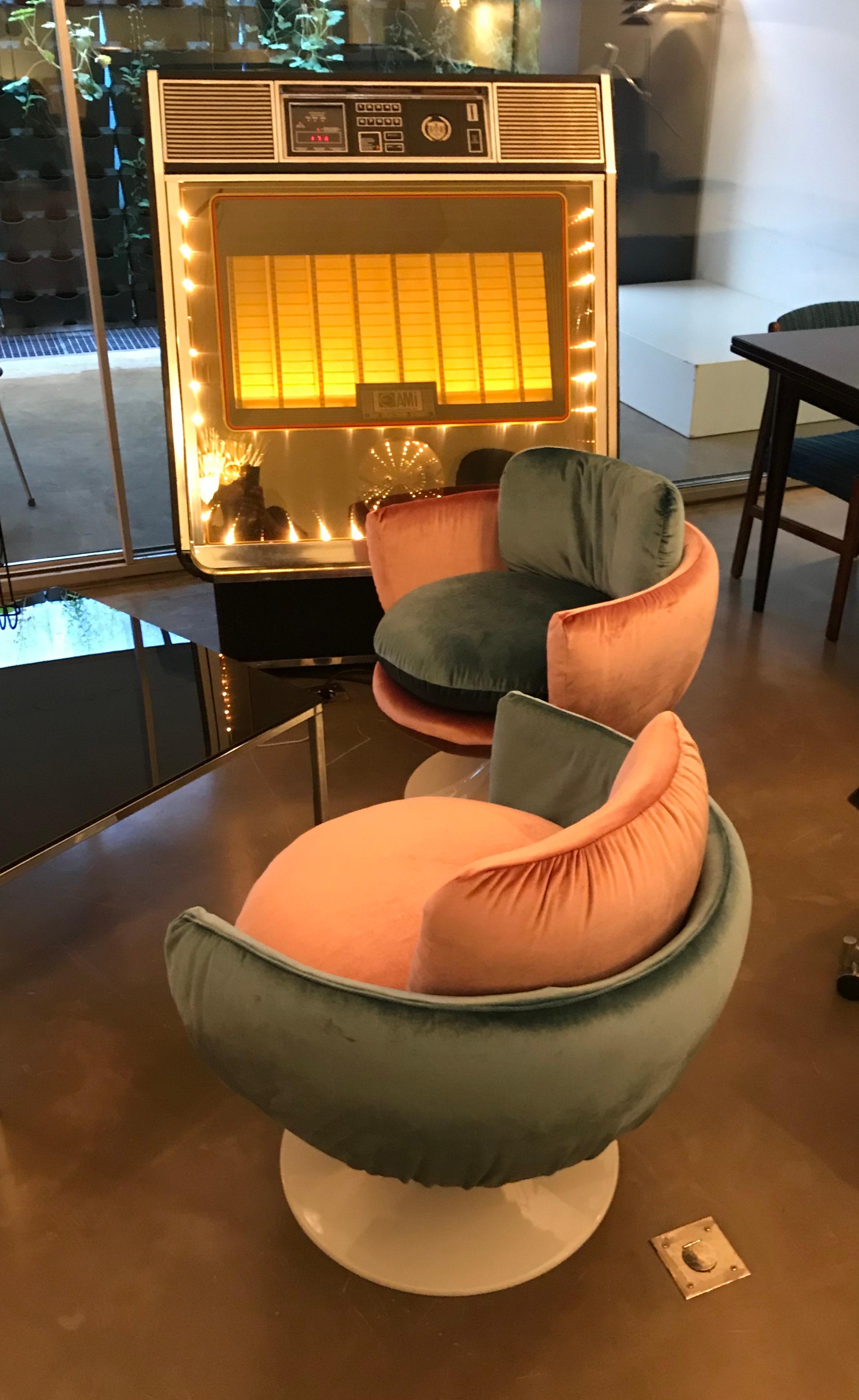 Mid-20th Century Italian velvet Lounge Chairs, 1960s