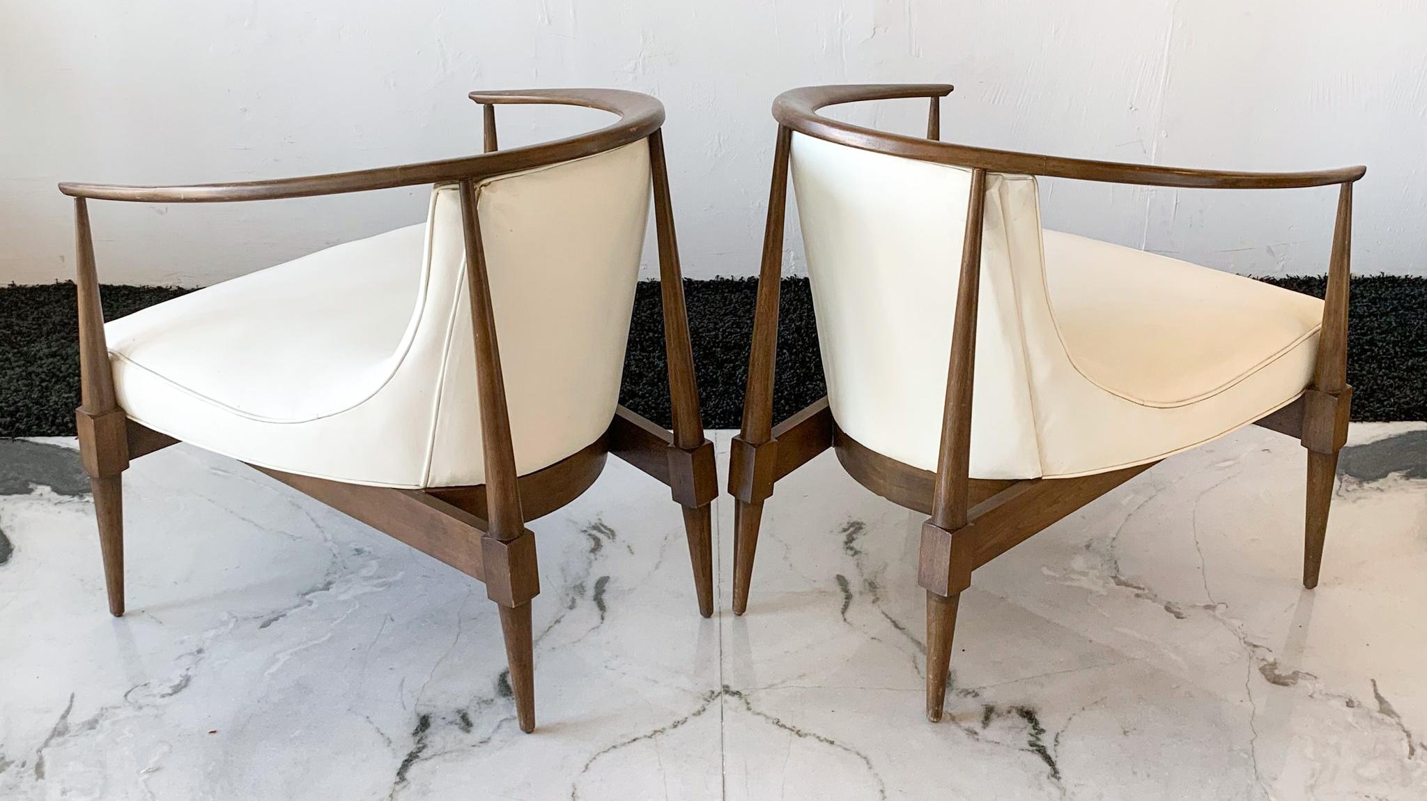 Italian Lounge Chairs Attributed to Silvio Cavatorta, a Pair 4