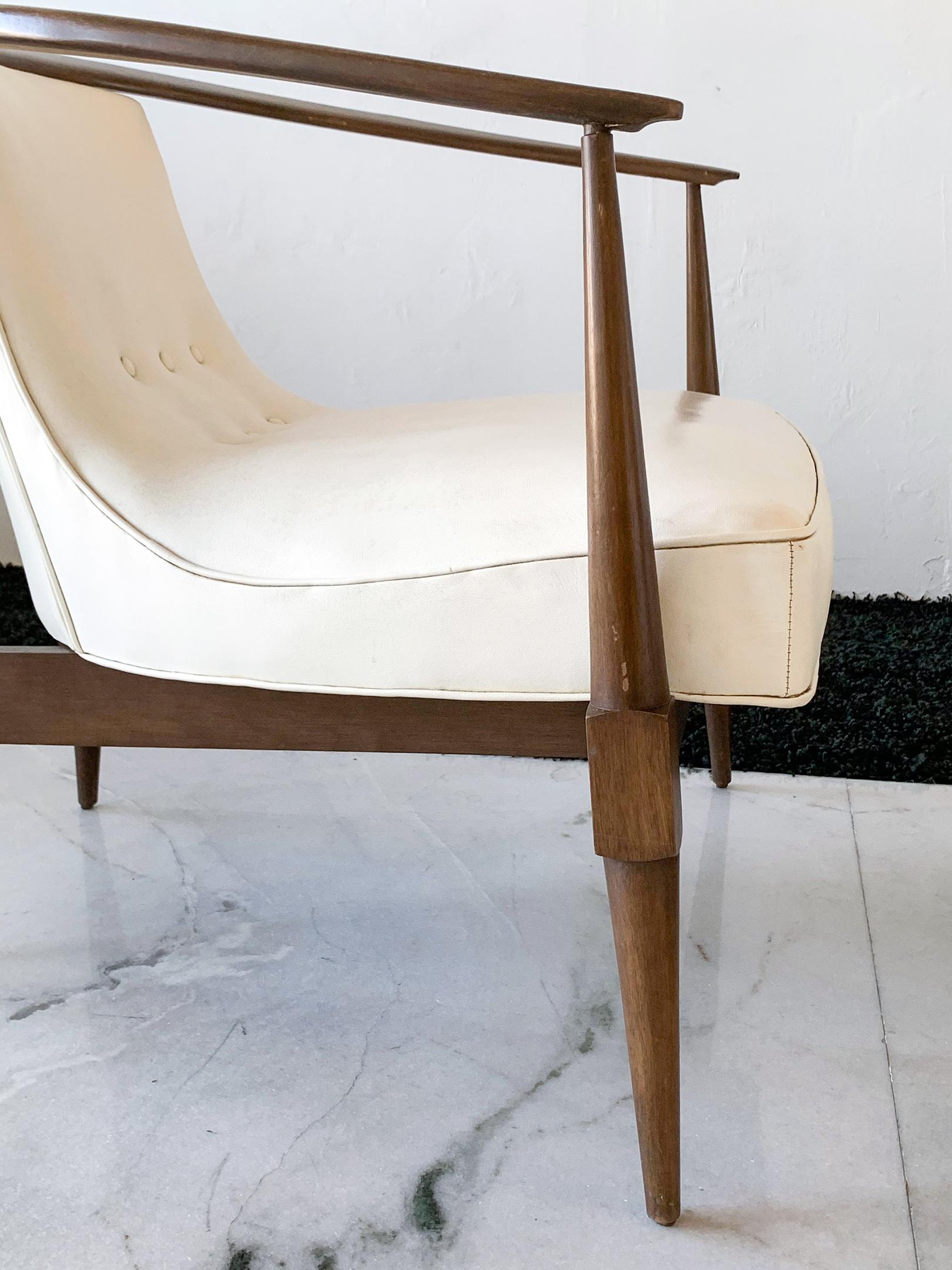 Italian Lounge Chairs Attributed to Silvio Cavatorta, a Pair 1