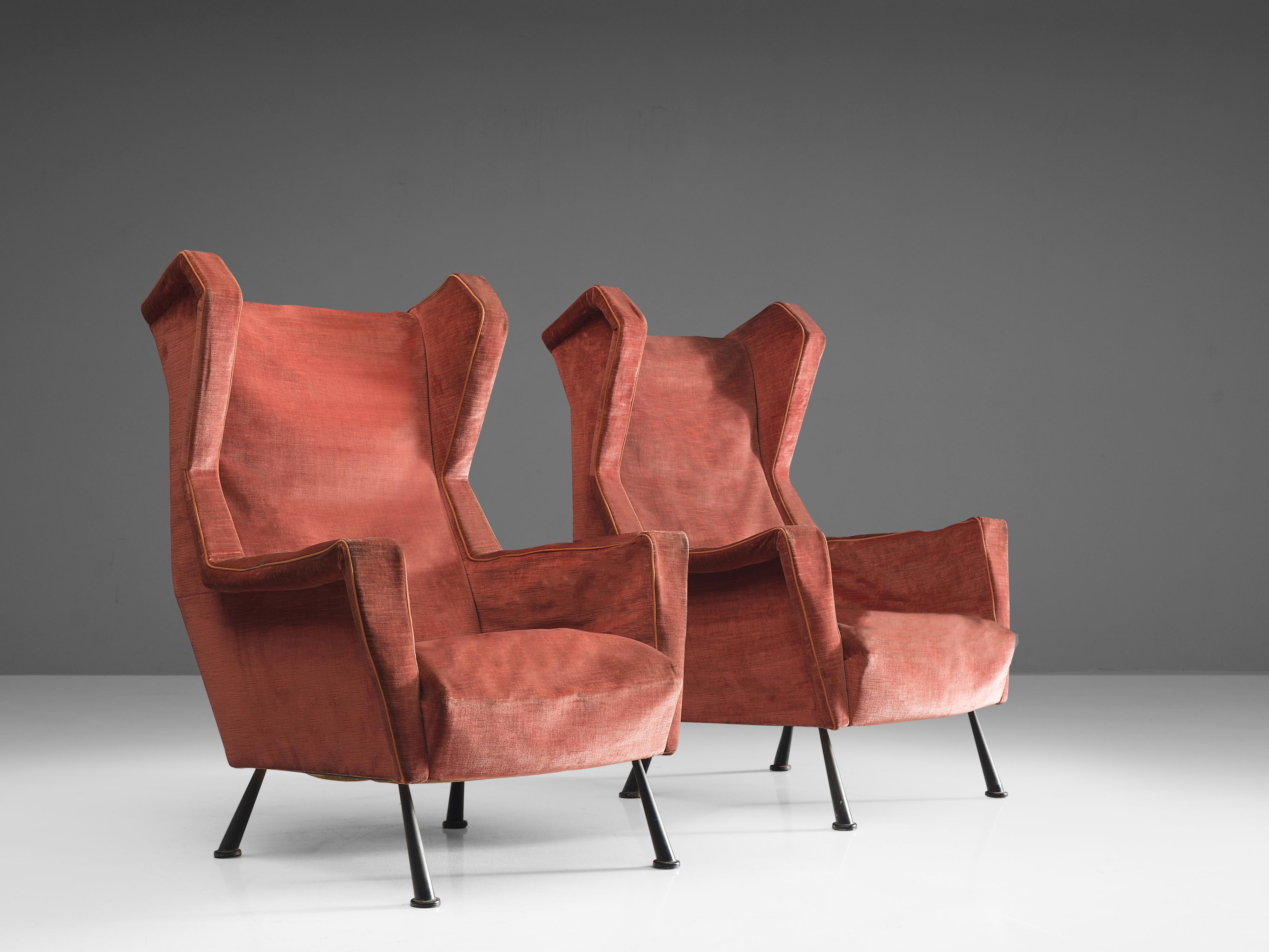 Italian Pair of Angular Lounge Chairs in Bordeaux Velvet In Good Condition In Waalwijk, NL