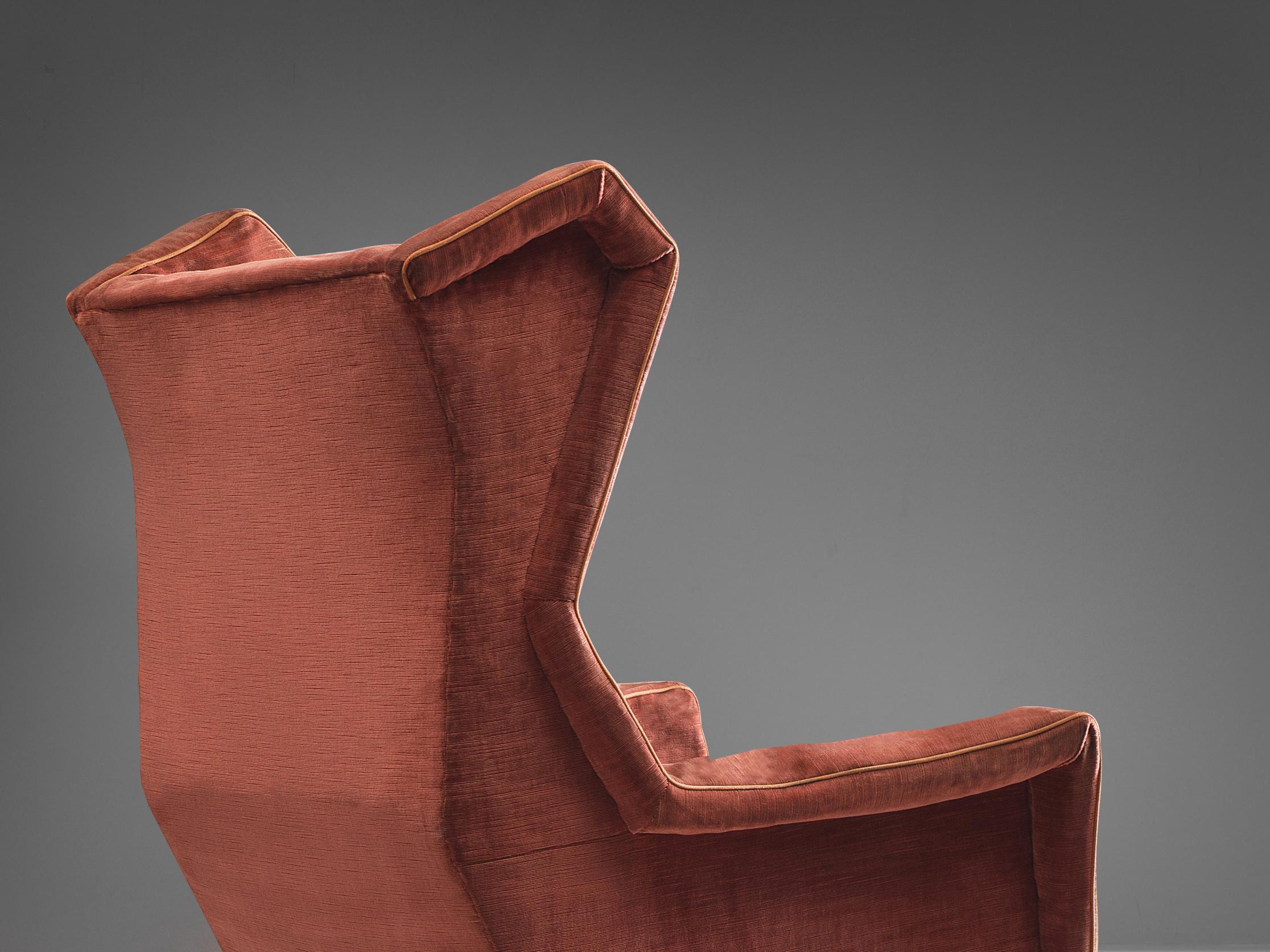 Mid-20th Century Italian Pair of Angular Lounge Chairs in Bordeaux Velvet