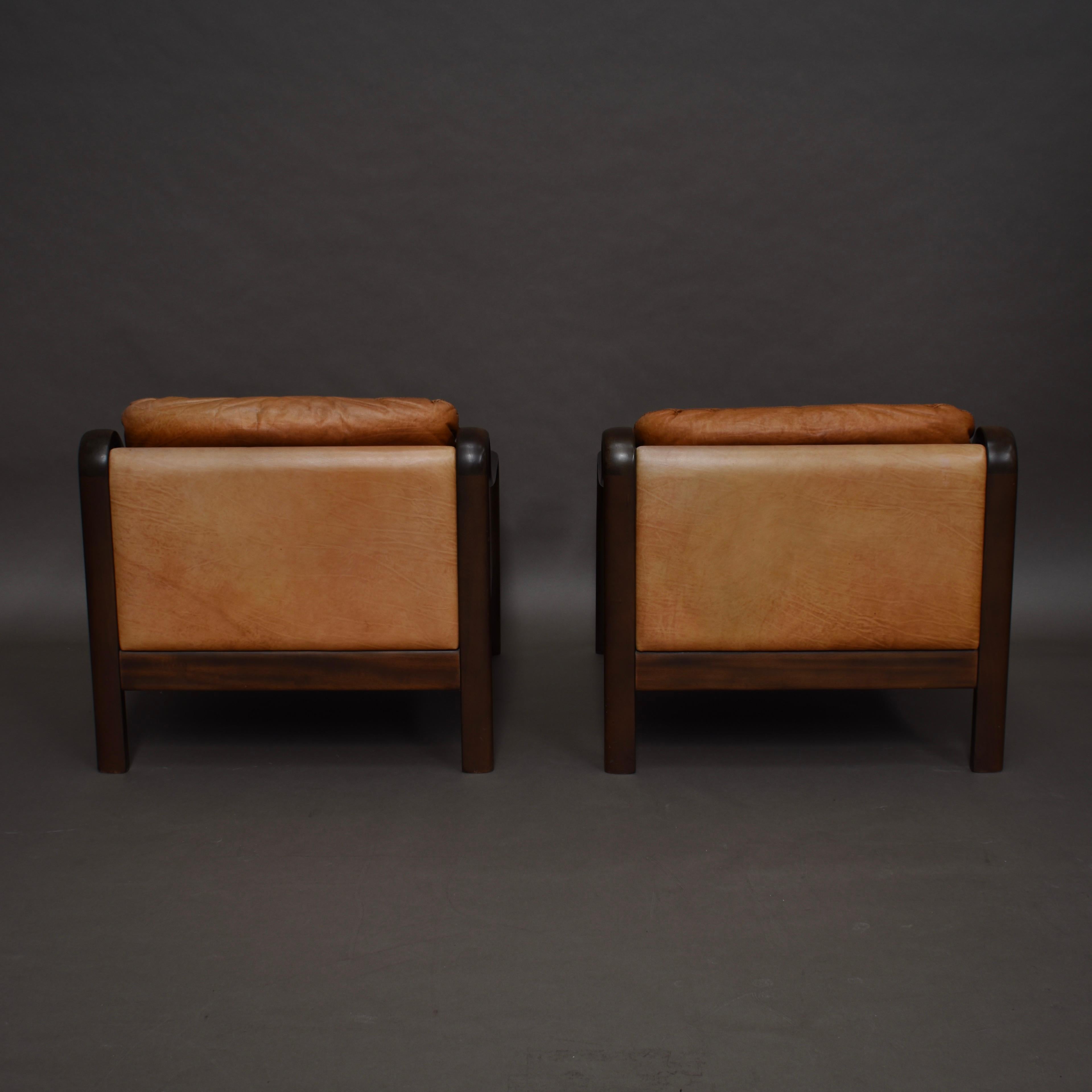 Italian Lounge Chairs in Tan Leather, Italy, circa 1950 11