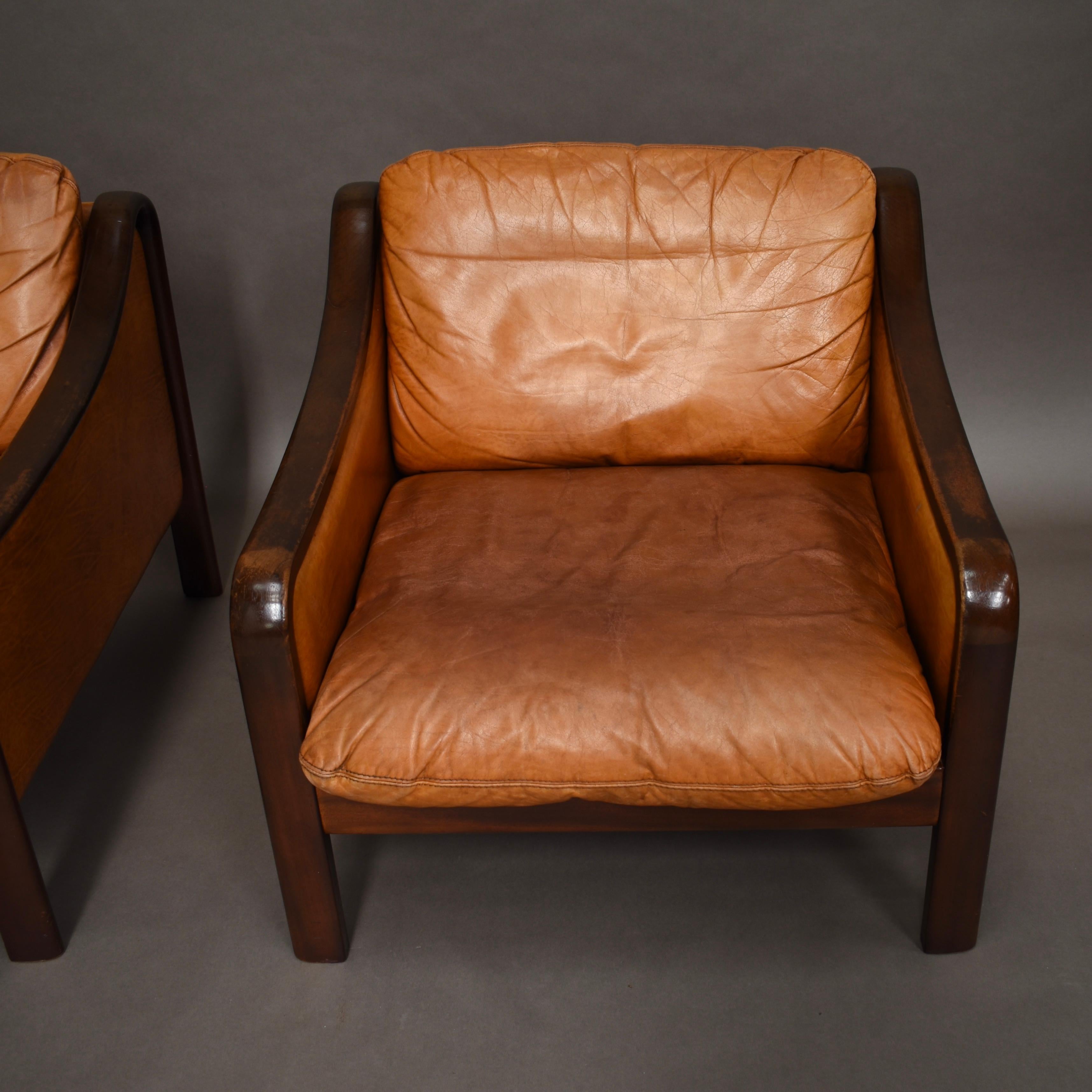 Mid-20th Century Italian Lounge Chairs in Tan Leather, Italy, circa 1950