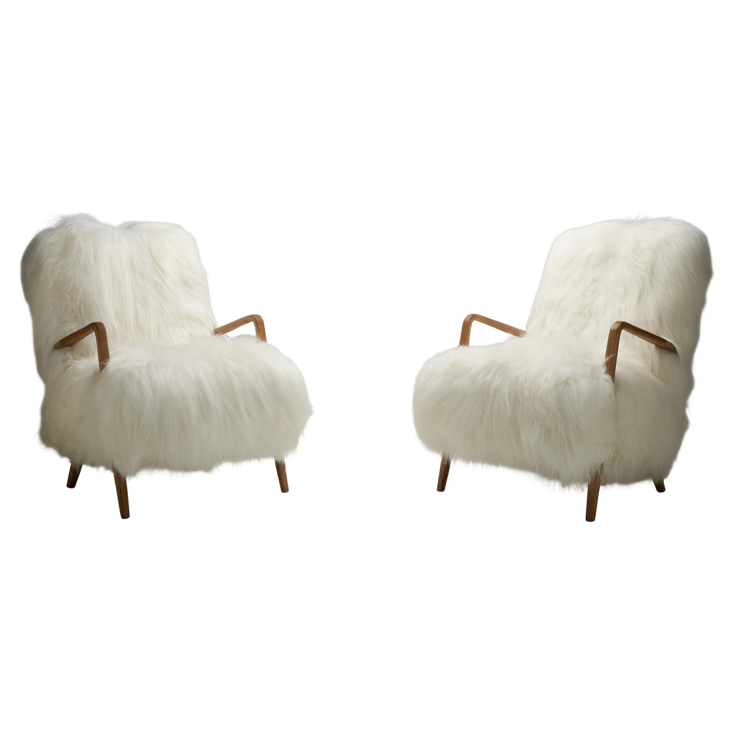 Italian Lounge Chairs Upholstered in White Longhair Sheepskin, Italy 1960s
