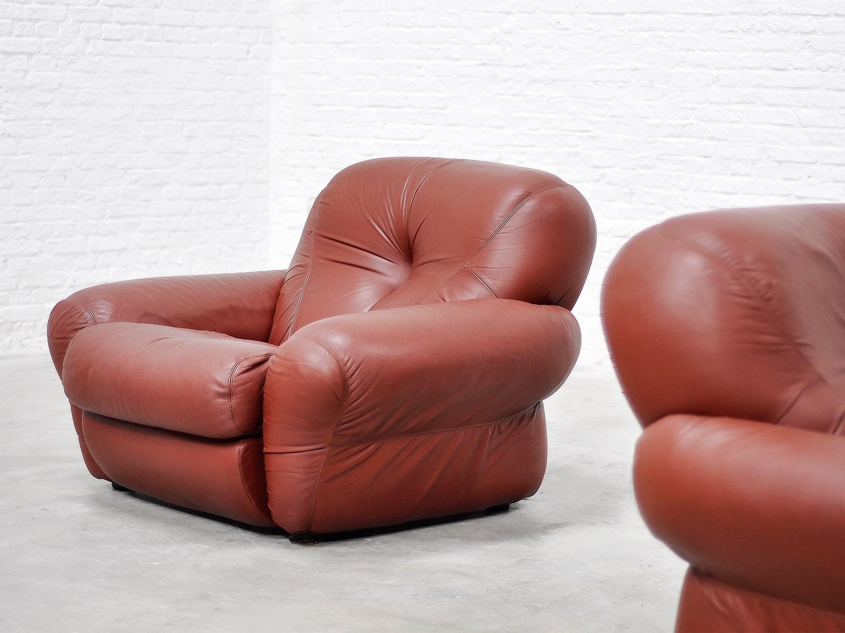 Mid-Century Modern Italian Lounge Chairs with Ottomans in Cognac Leather, 1970s