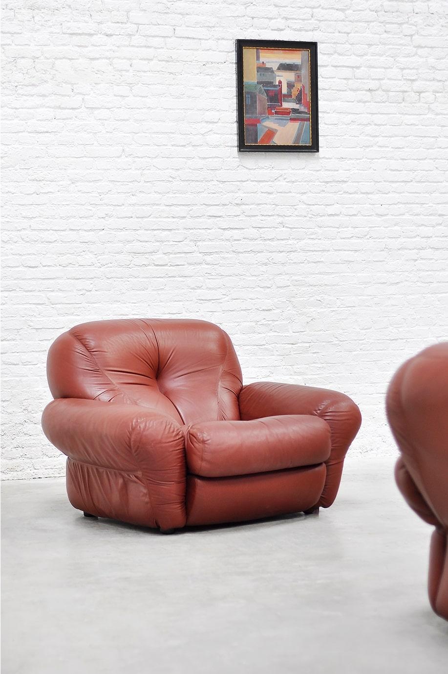 Late 20th Century Italian Lounge Chairs with Ottomans in Cognac Leather, 1970s