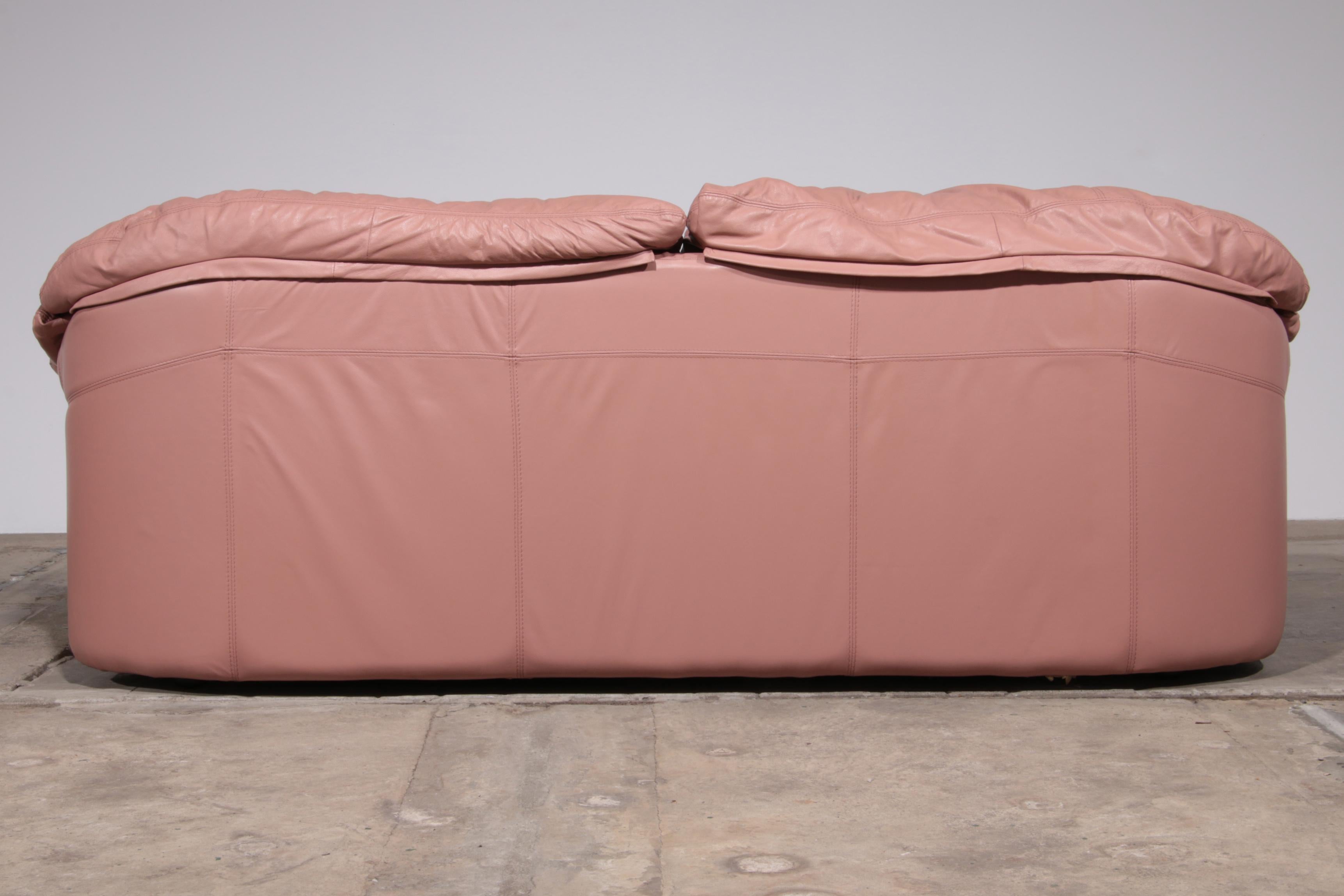 Italienisches Lounge-Set - 4 Pieces aus rosa Leder (1970er Jahre) im Angebot 6