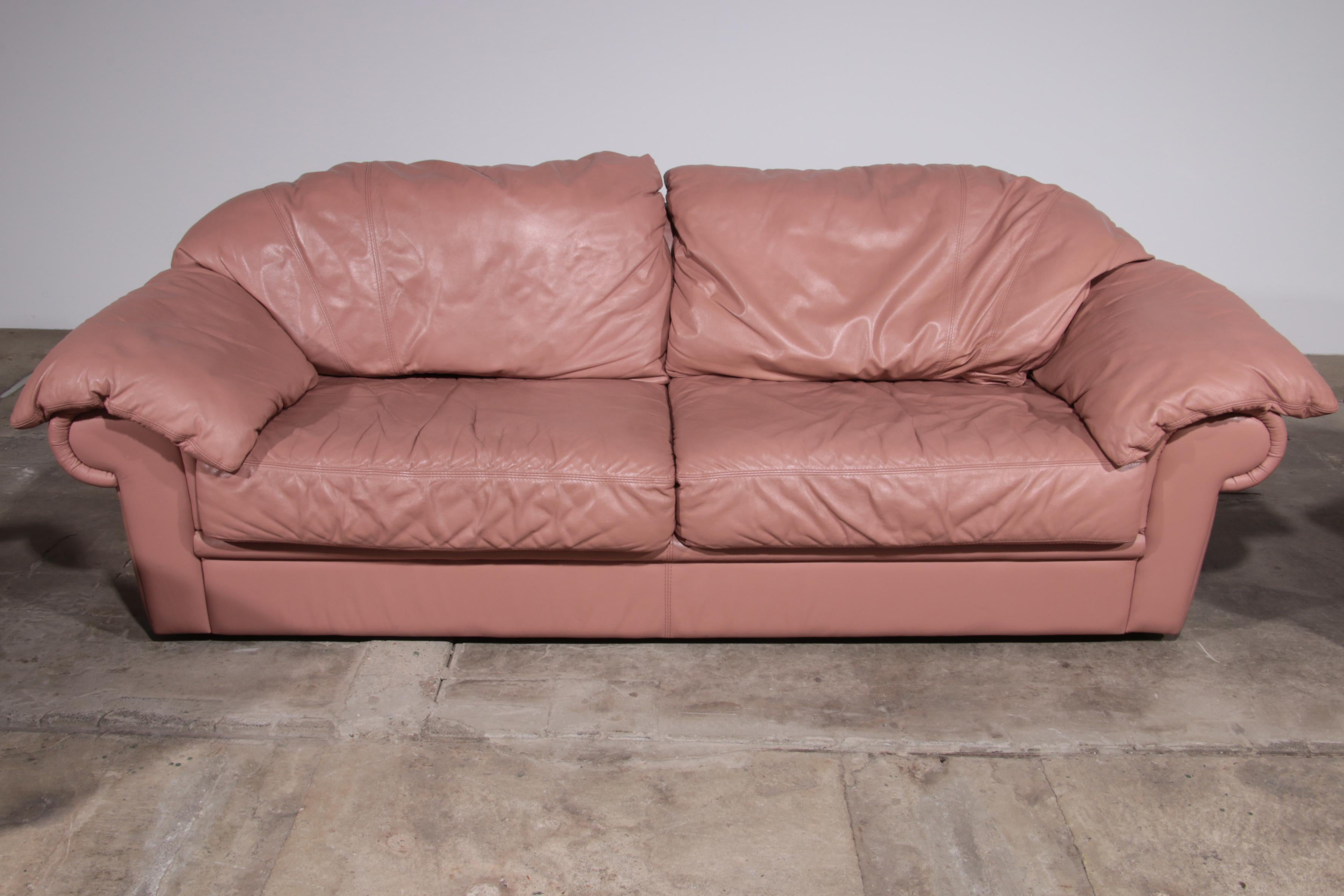 Italienisches Lounge-Set - 4 Pieces aus rosa Leder (1970er Jahre) im Zustand „Gut“ im Angebot in Oirlo, LI