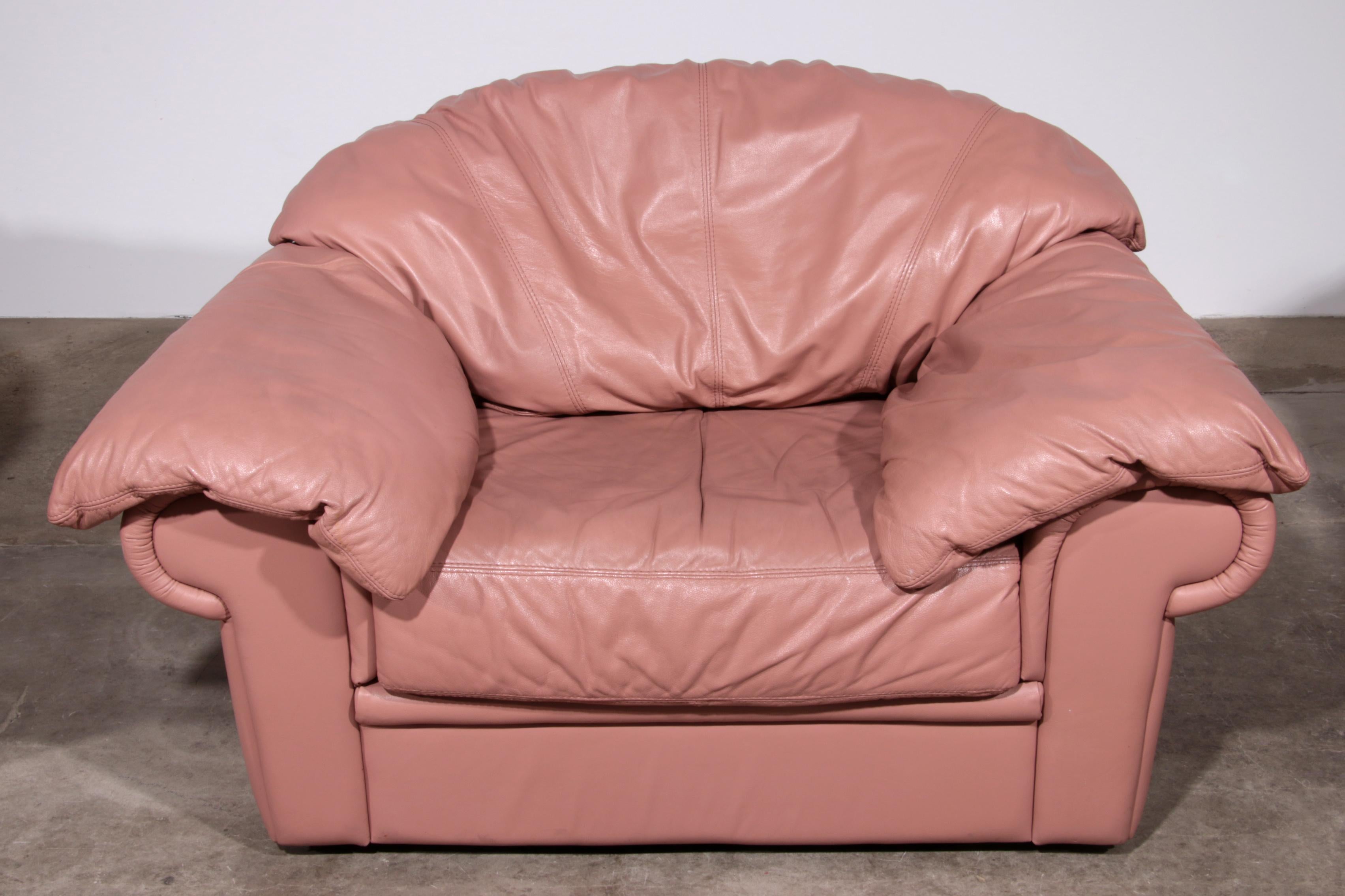 Italienisches Lounge-Set - 4 Pieces aus rosa Leder (1970er Jahre) (Ende des 20. Jahrhunderts) im Angebot