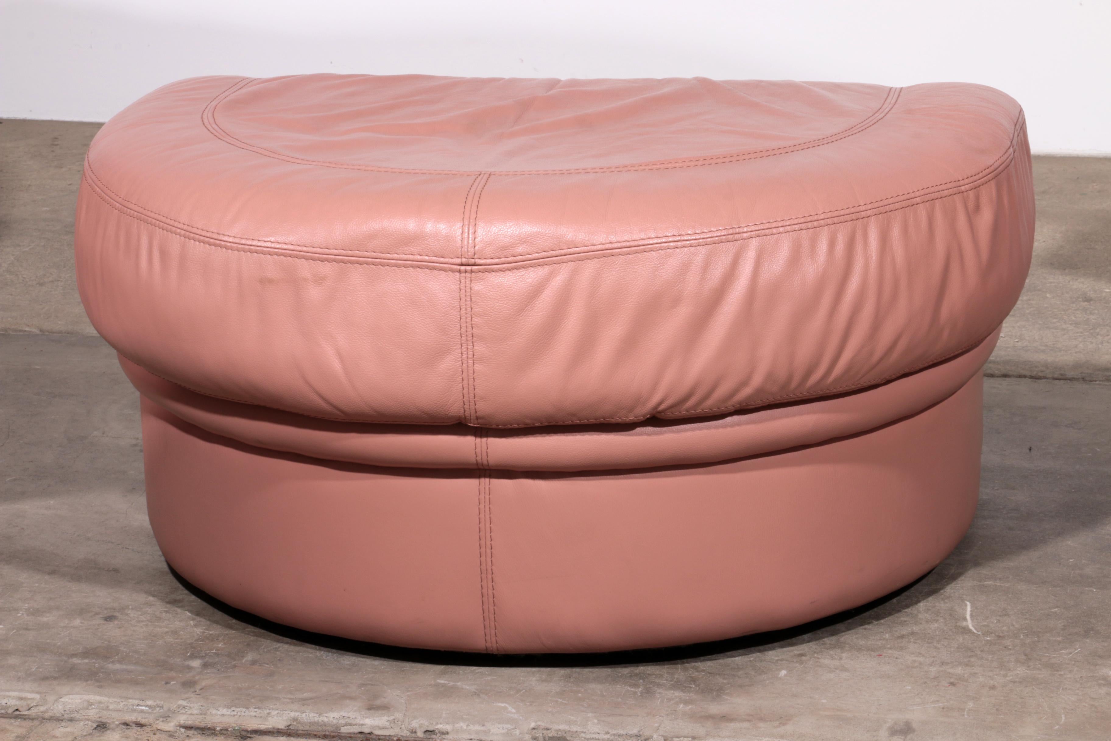 Ensemble de salon italien - 4 pièces en cuir rose (années 1970) en vente 3