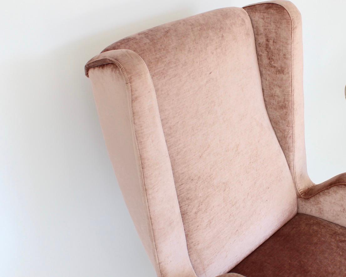 Italian Lounge Wingback Chair Attributed to Gio Ponti ISA Bergamo, Italy 9