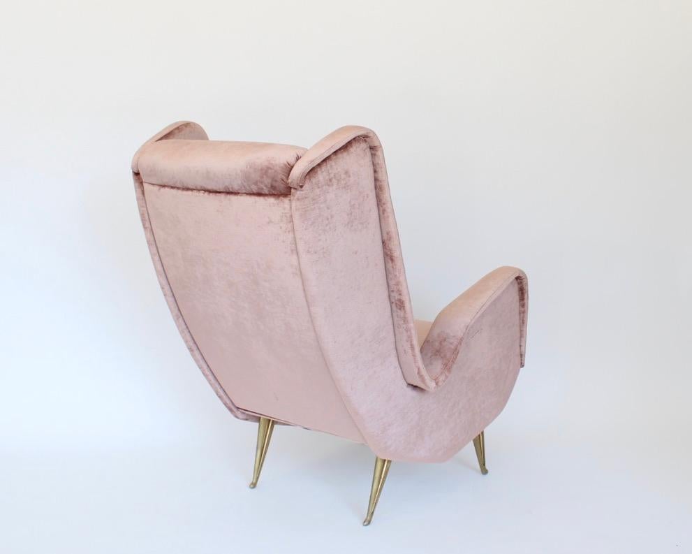 Mid-Century Modern Italian Lounge Wingback Chair Attributed to Gio Ponti ISA Bergamo, Italy For Sale