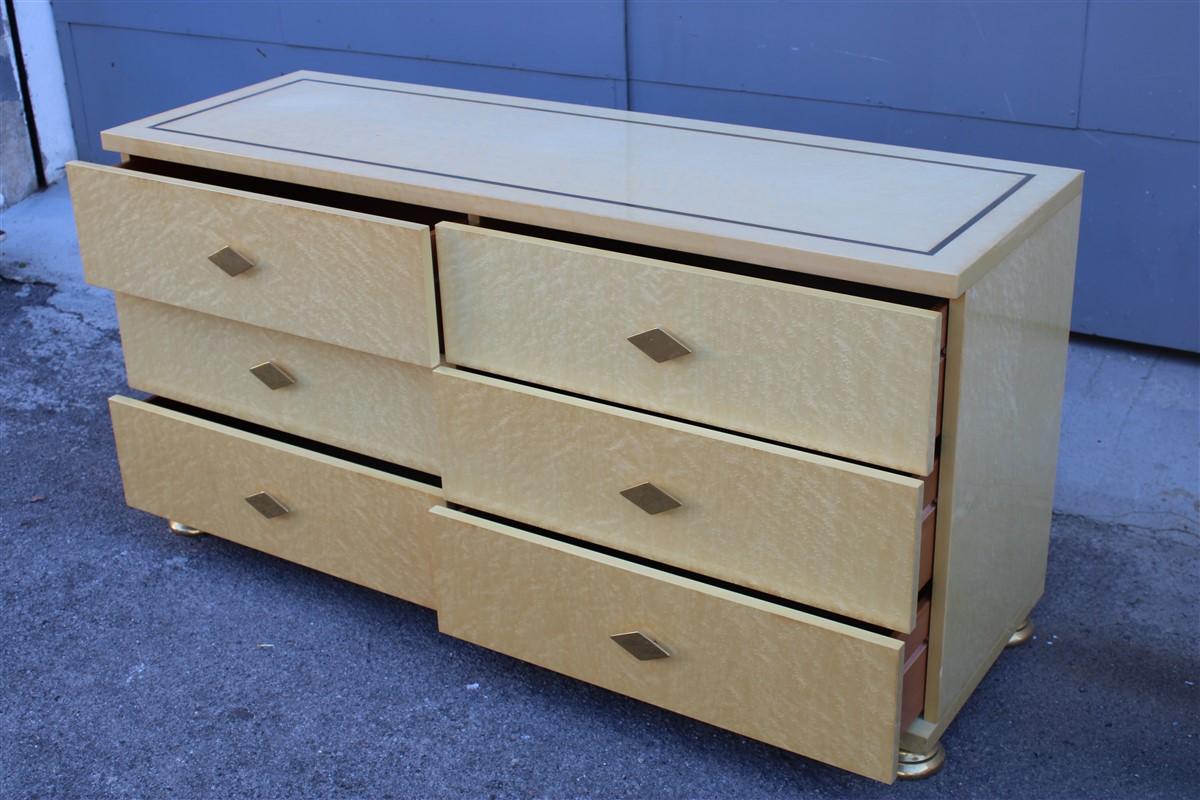 Italian Low Chest of Drawers in Maple and Brass 1970s Rectangular Tommaso Barbi 4