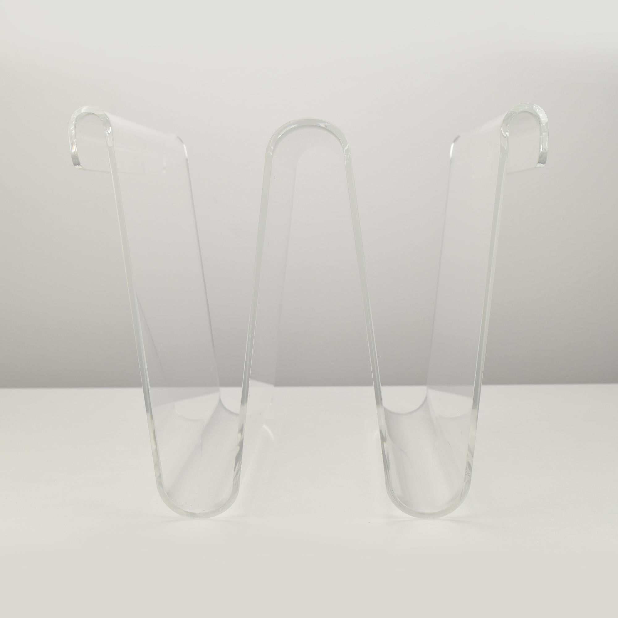 Italian Lucite Acrylic Magazine Rack Stand 1970s Guzzini Style For Sale 2