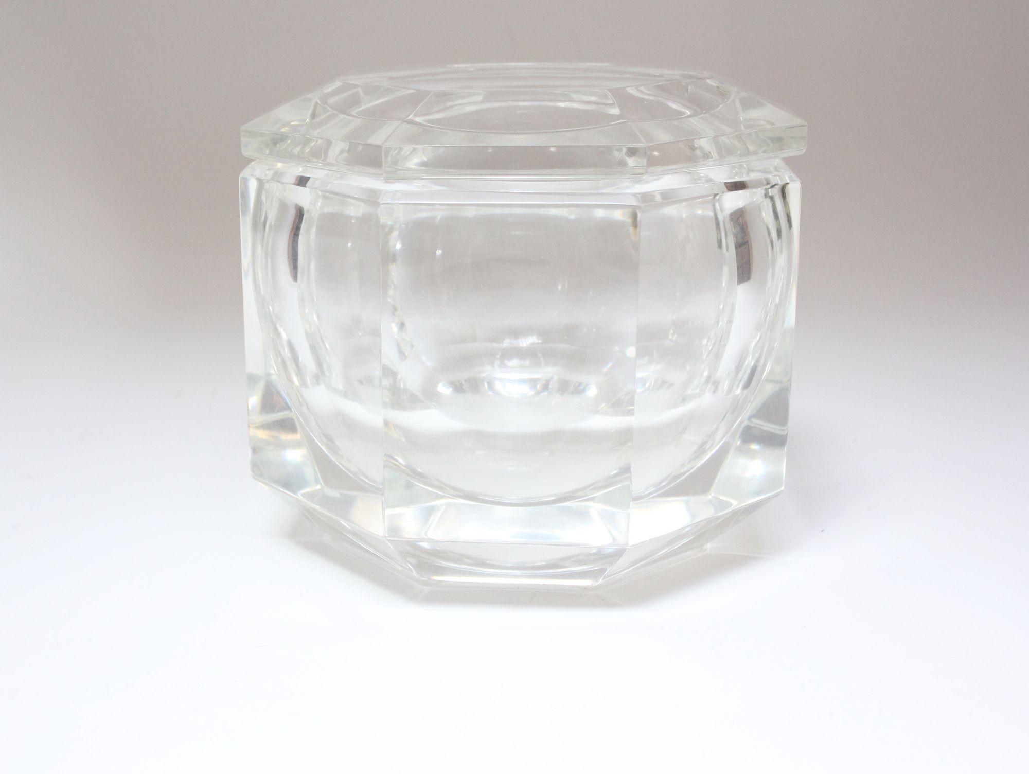 Luxurious lucite ice bucket by Alessandro Albrizzi having an octagonal form (ca. 1970s, Italy).
Top swivels open via an inset brass mechanism.
Excellent, vintage condition with only light wear consistent with age (namely, patina/tarnish to the
