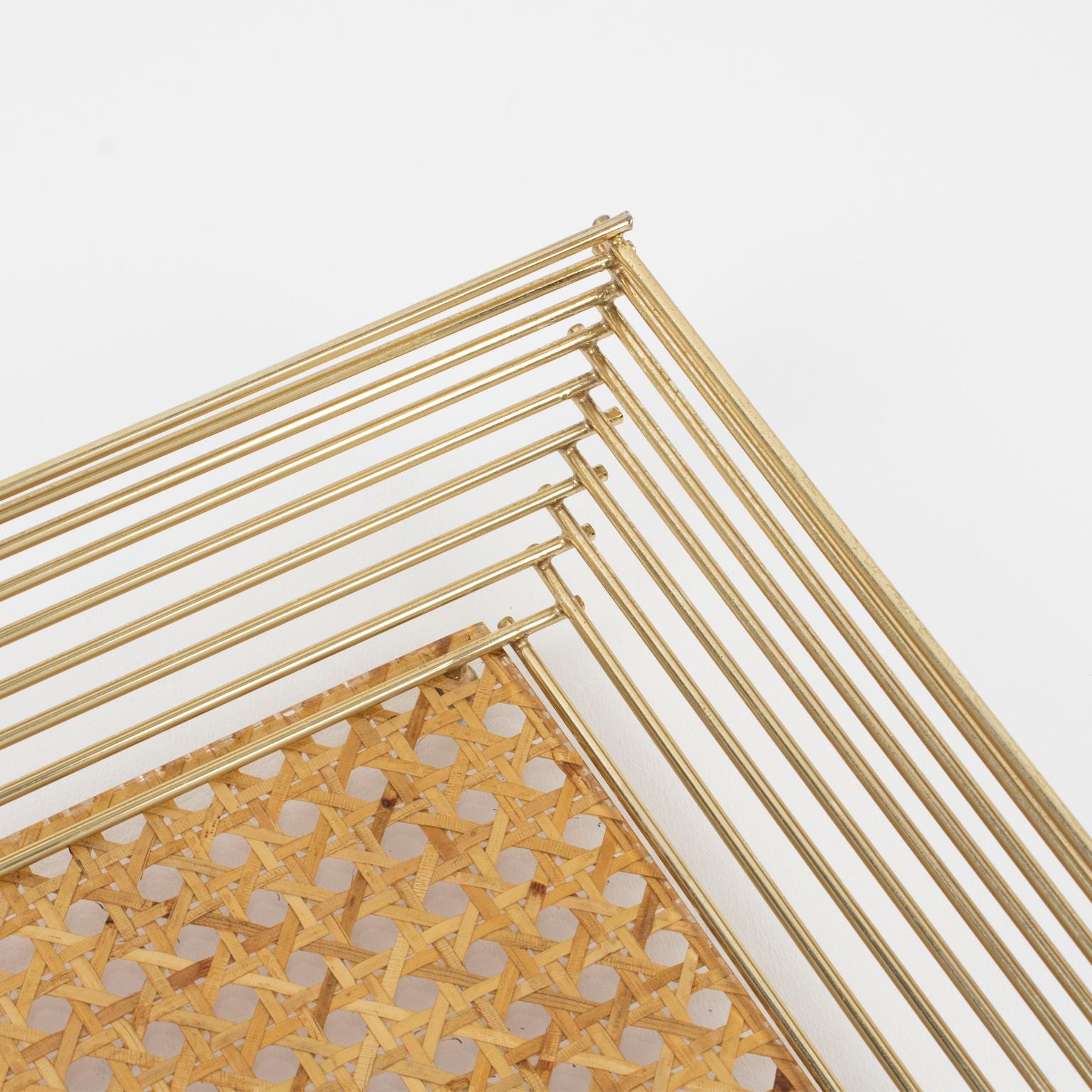 Metallo Italian Lucite, Rattan and Brass Barware Serving Tray, circa 1970 in vendita