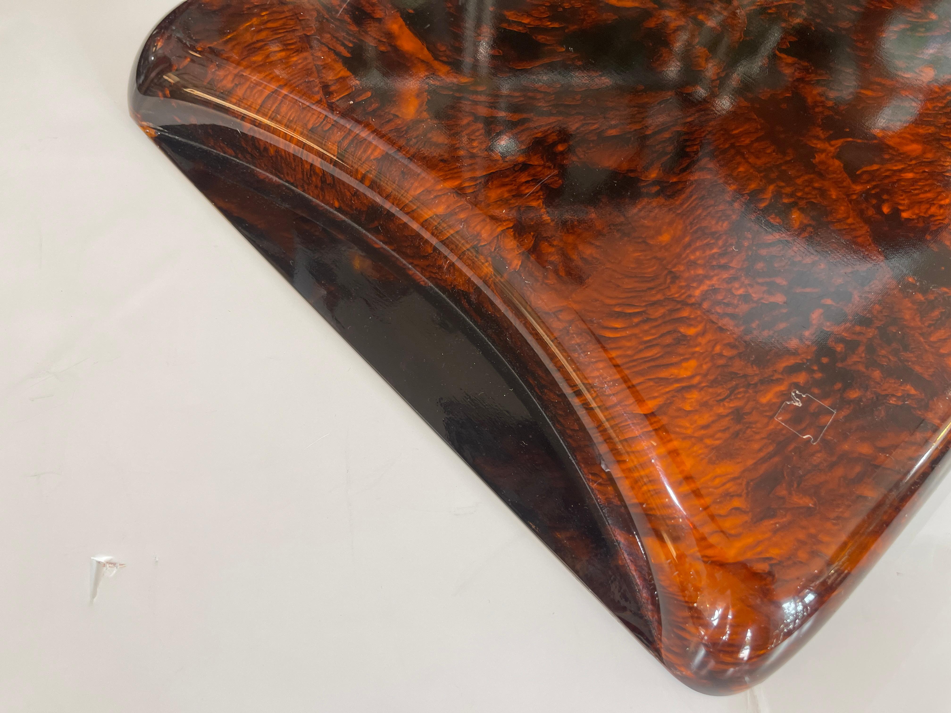Italian Lucite Tortoiseshell & Brass Rim Serving Large Tray by Guzzini, 1970 in vendita 6