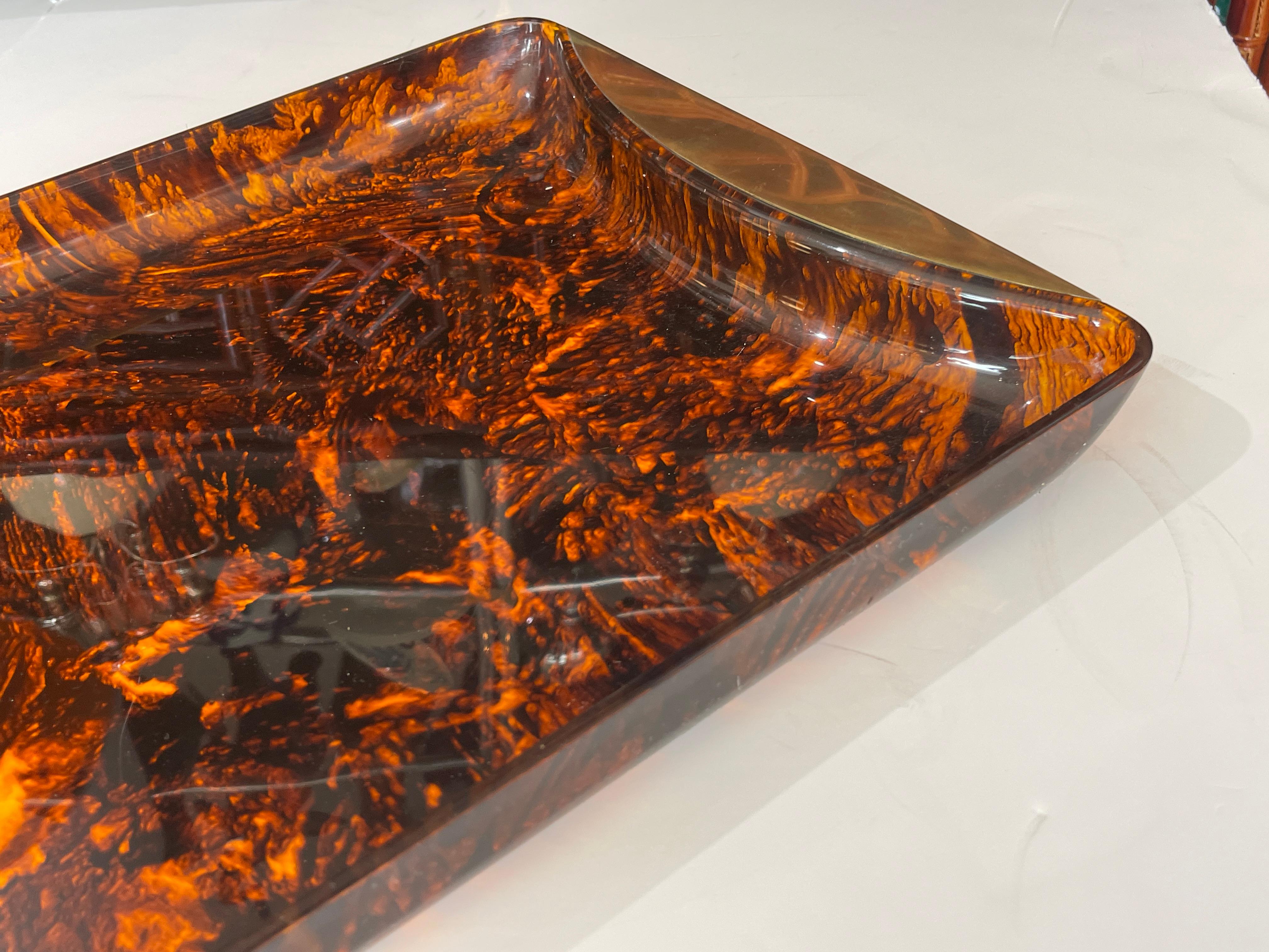 Ottone Italian Lucite Tortoiseshell & Brass Rim Serving Large Tray by Guzzini, 1970 in vendita