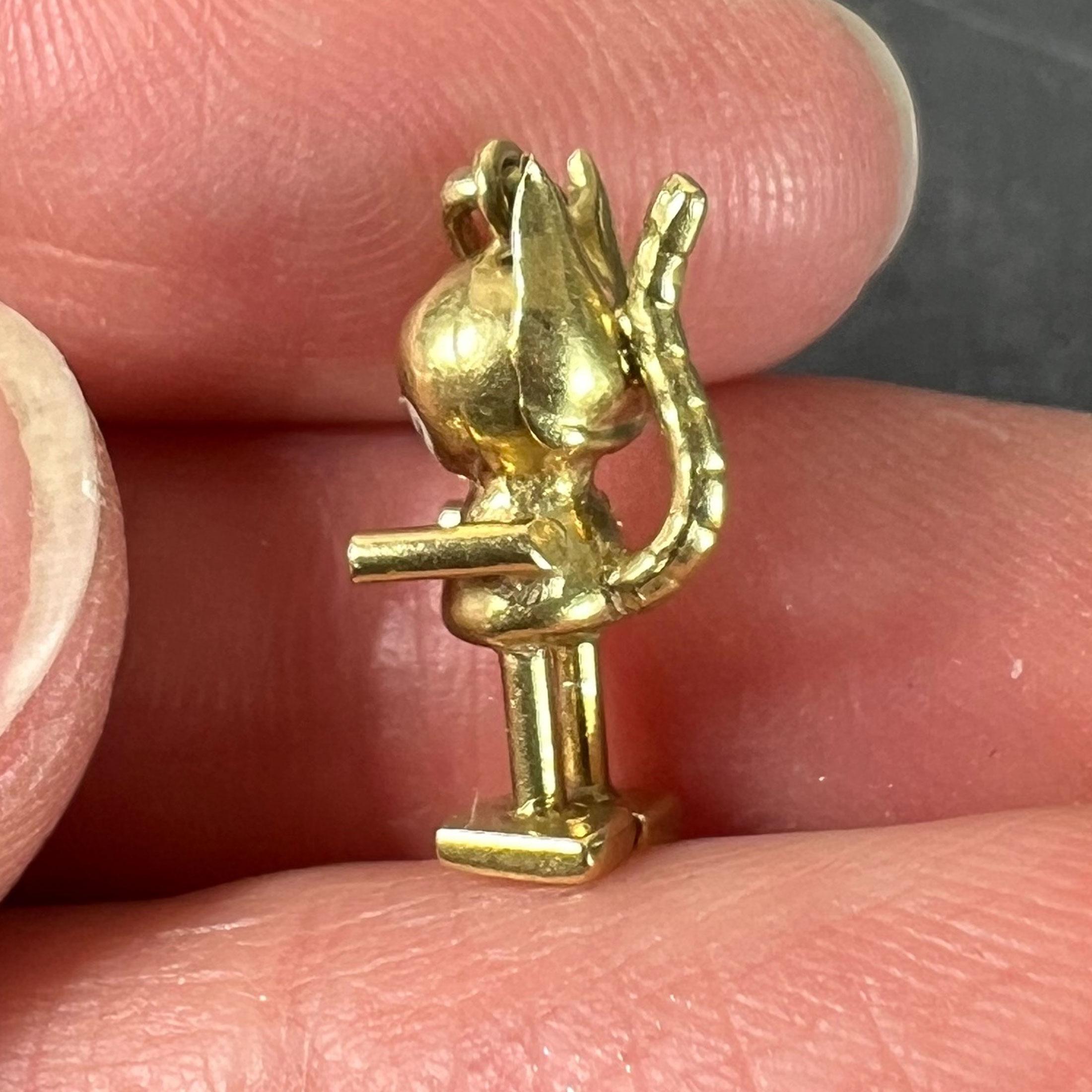 Italian Lucky Cat Enamel 18K Yellow Gold Charm Pendant en venta 6