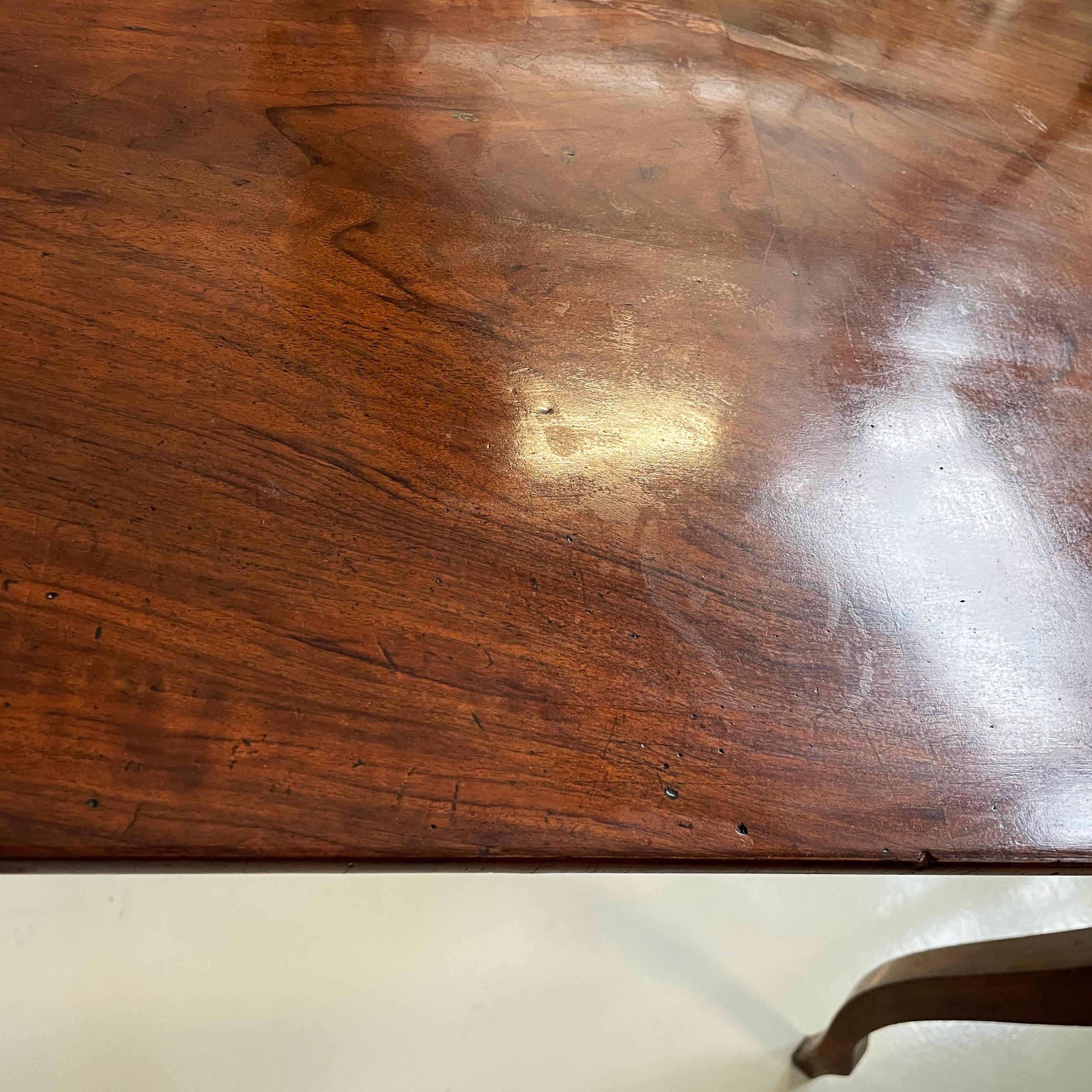 Italian Luigi XVI Desk with drawer in walnut wood, second half 1700s For Sale 7