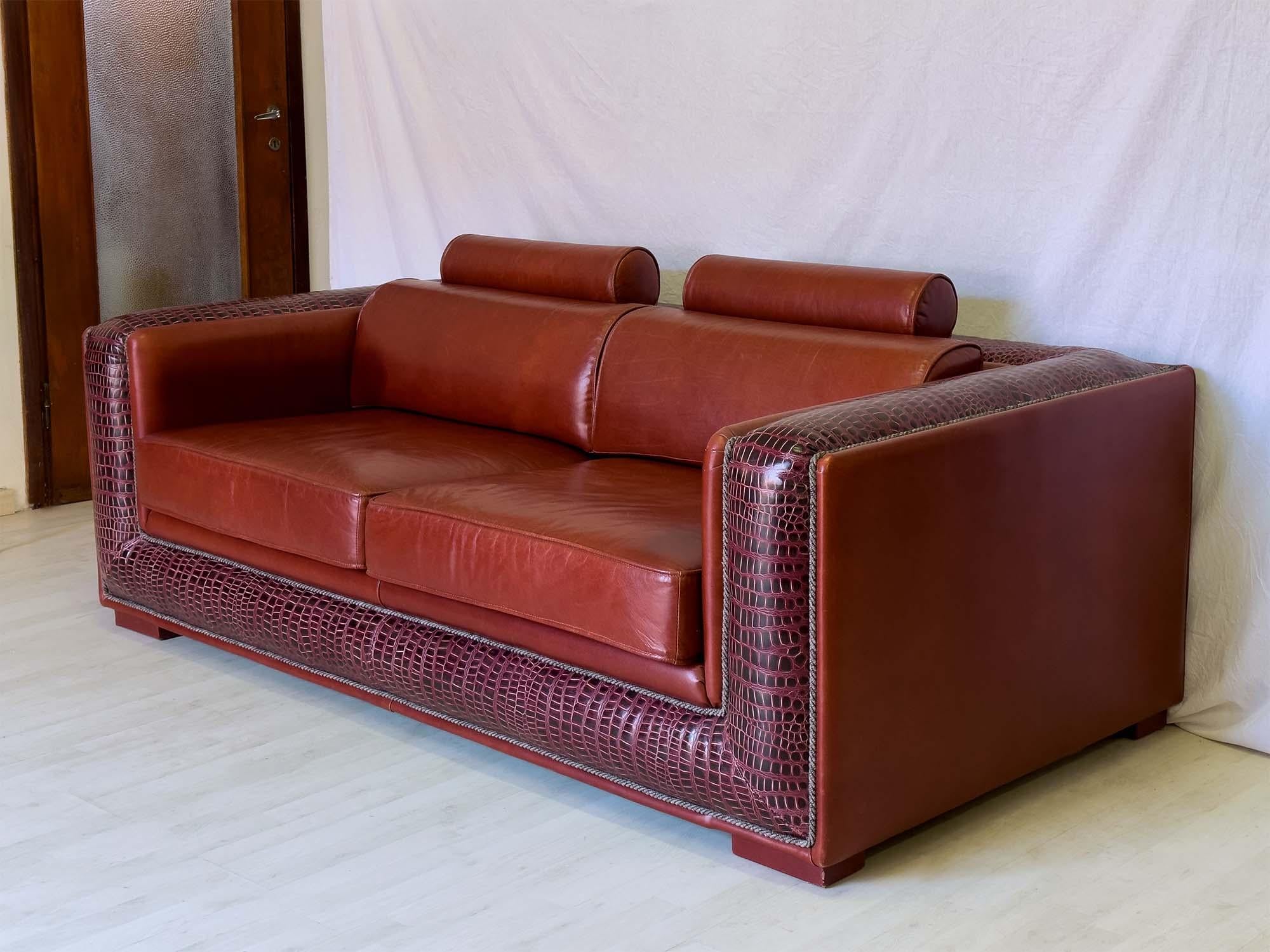 Italian Luxurious 3 Seater Leather Sofa In Good Condition In Traversetolo, IT