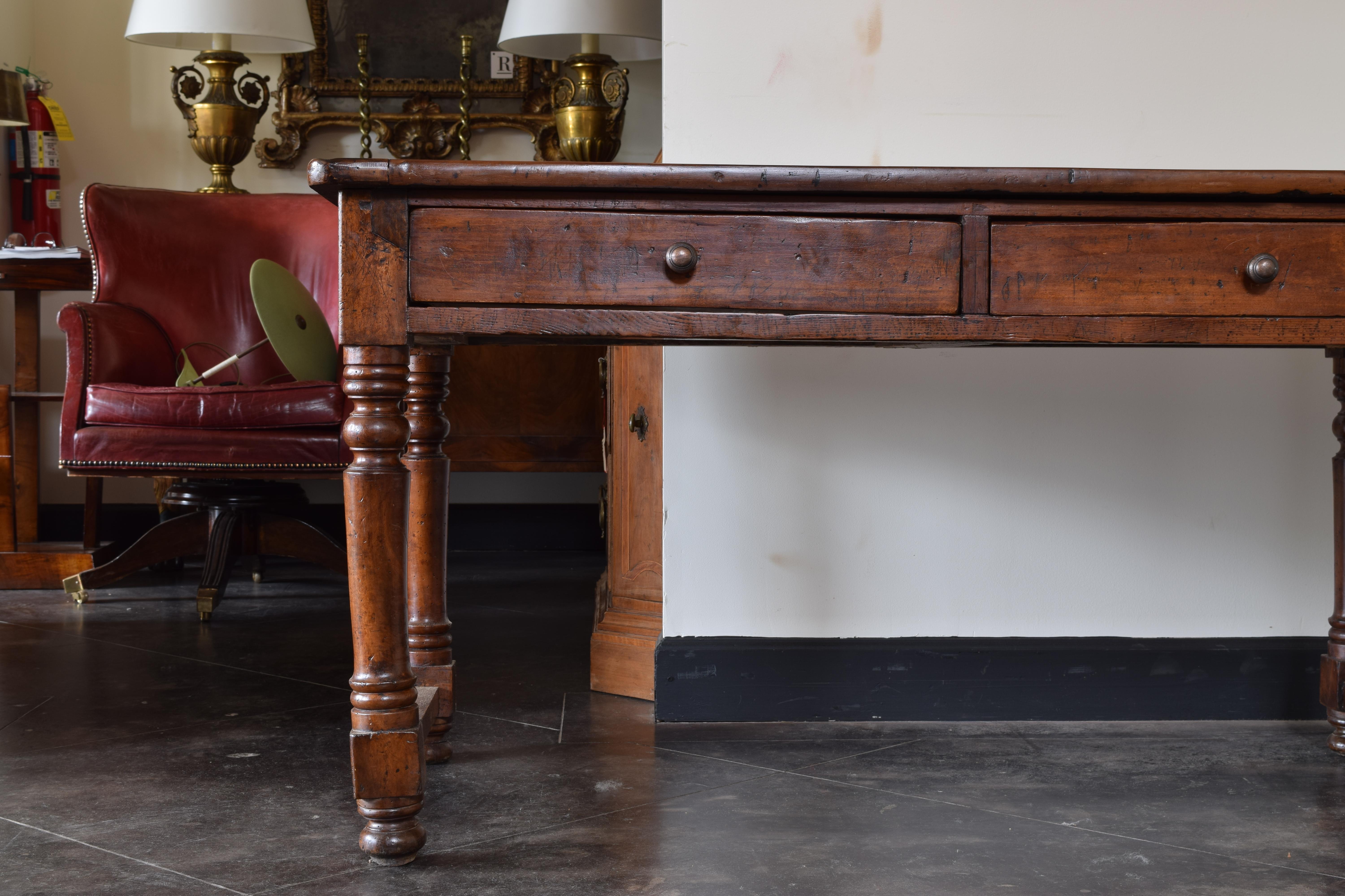 Mid-19th Century Italian LXIII Style Turned Walnut 4-Drawer Center/Console Table, mid 19th cen.
